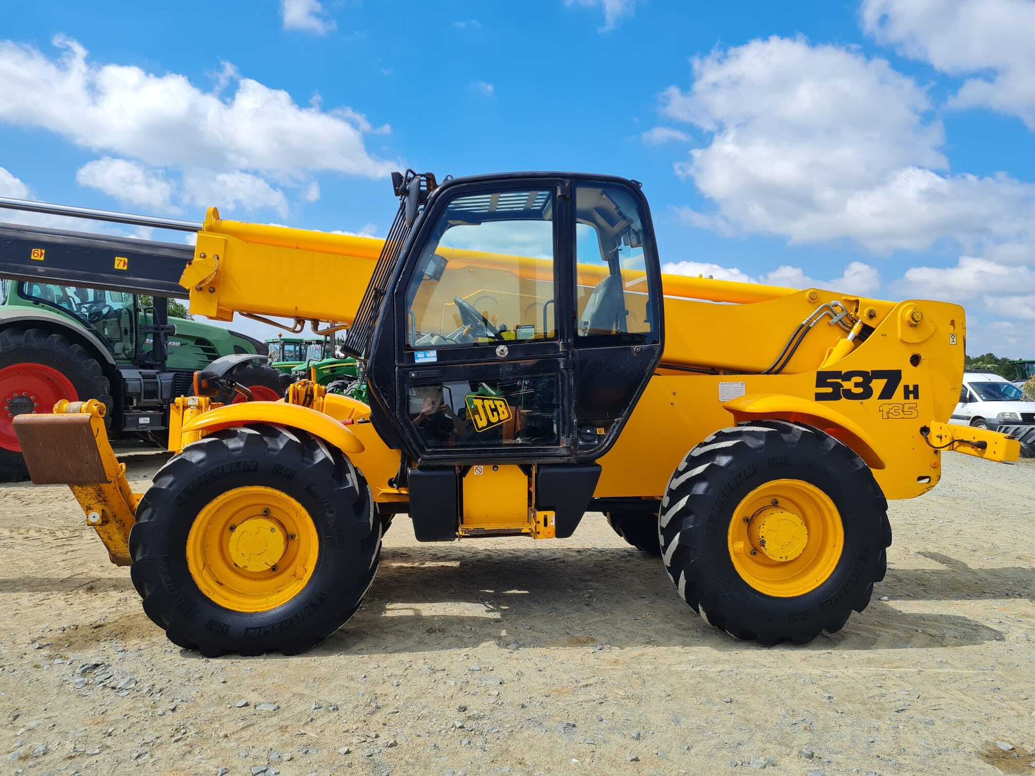 JCB 537.135