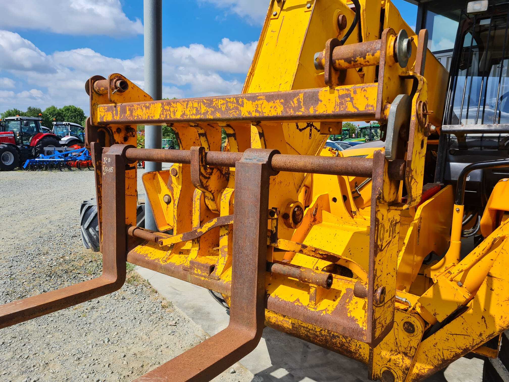 JCB 537.135