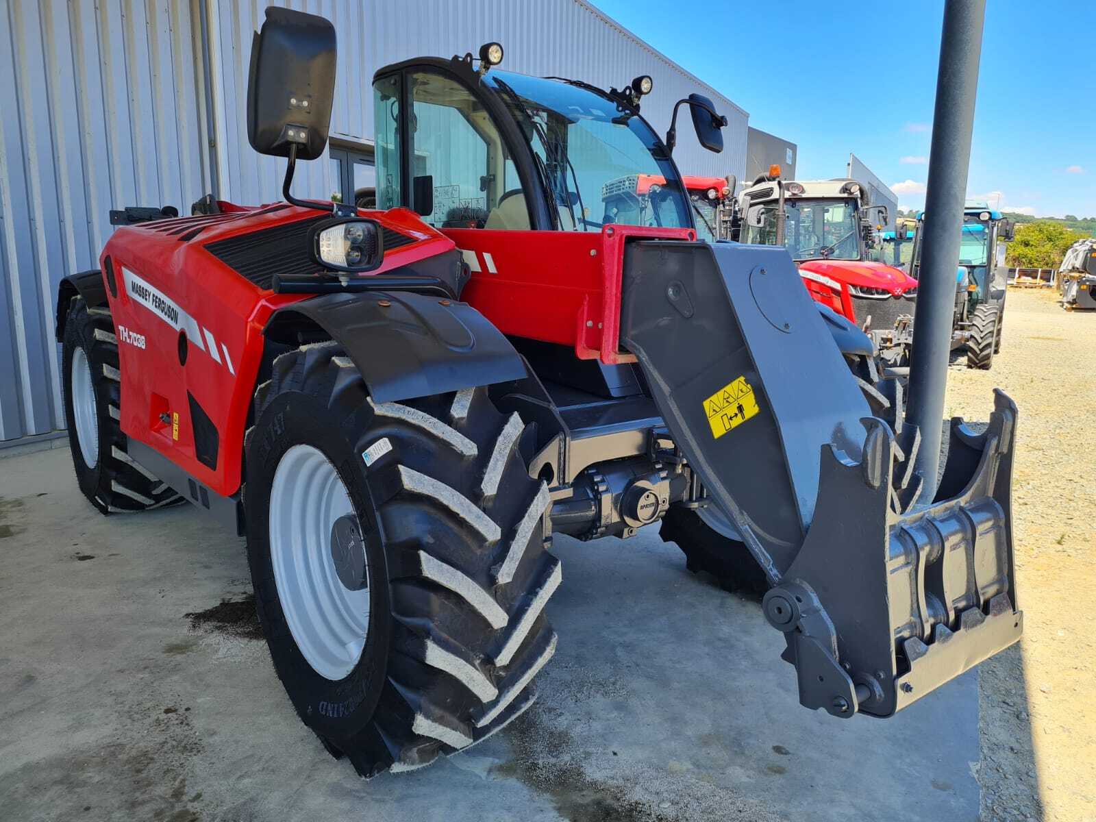 MASSEY FERGUSON TH7038