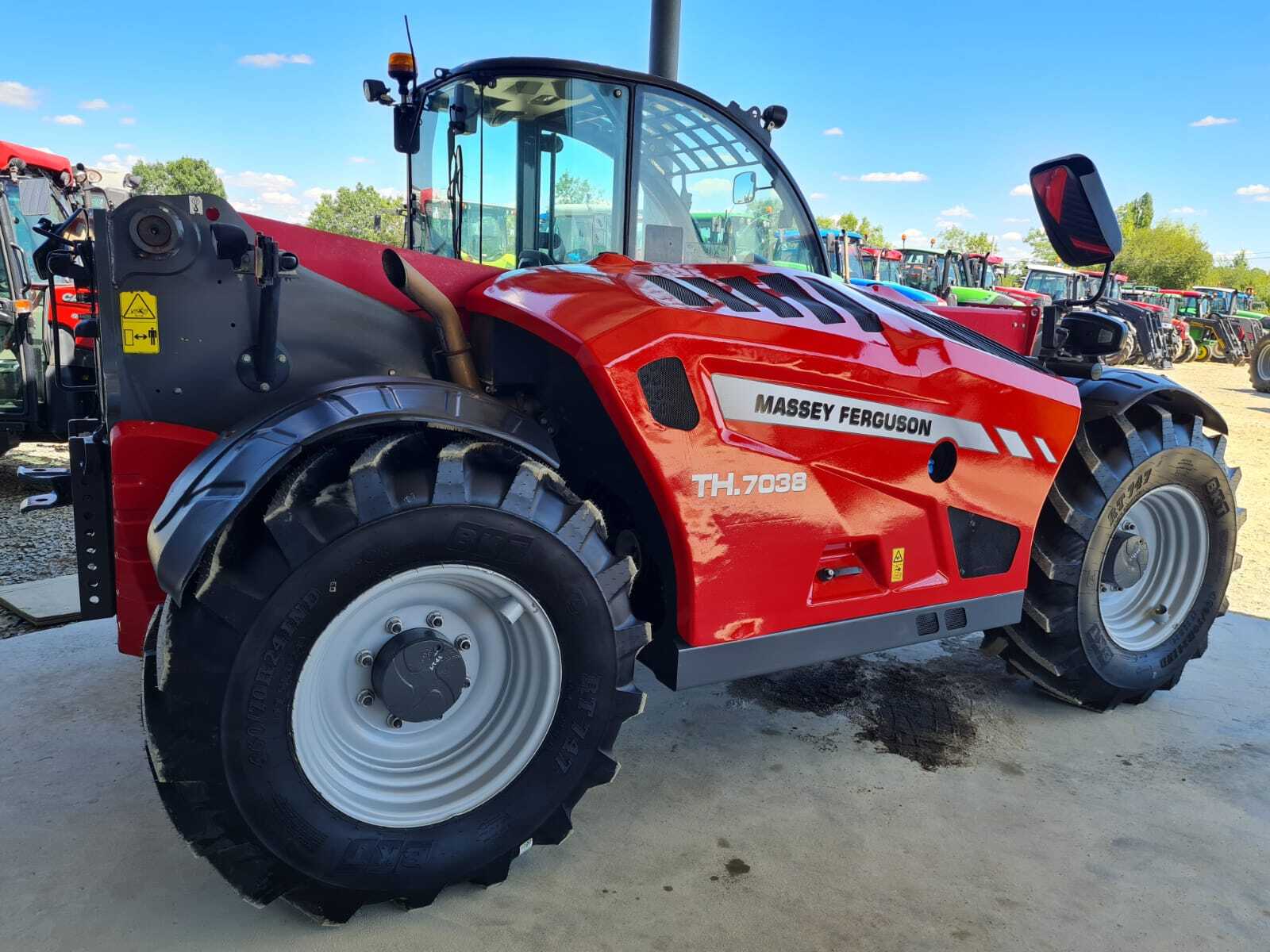 MASSEY FERGUSON TH7038