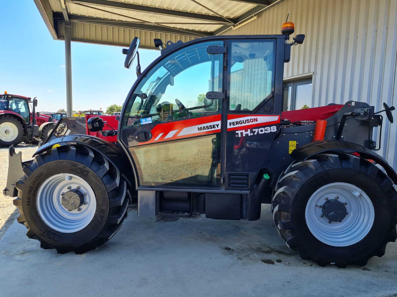 MASSEY FERGUSON TH7038
