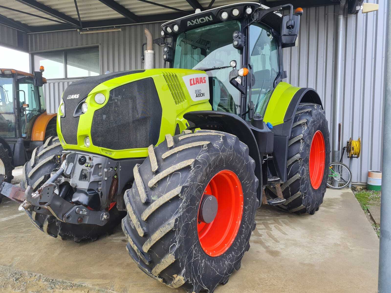 CLAAS AXION 830 CMATIC