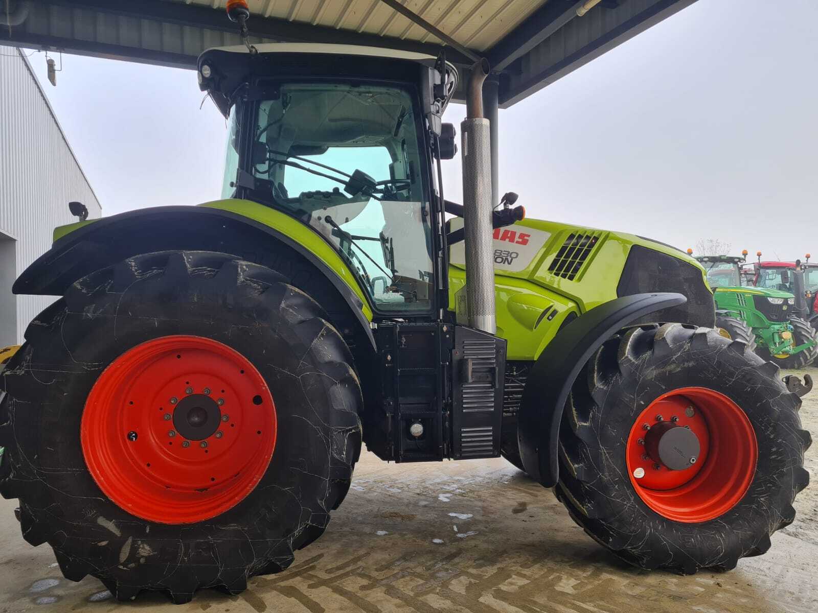 CLAAS AXION 830 CMATIC