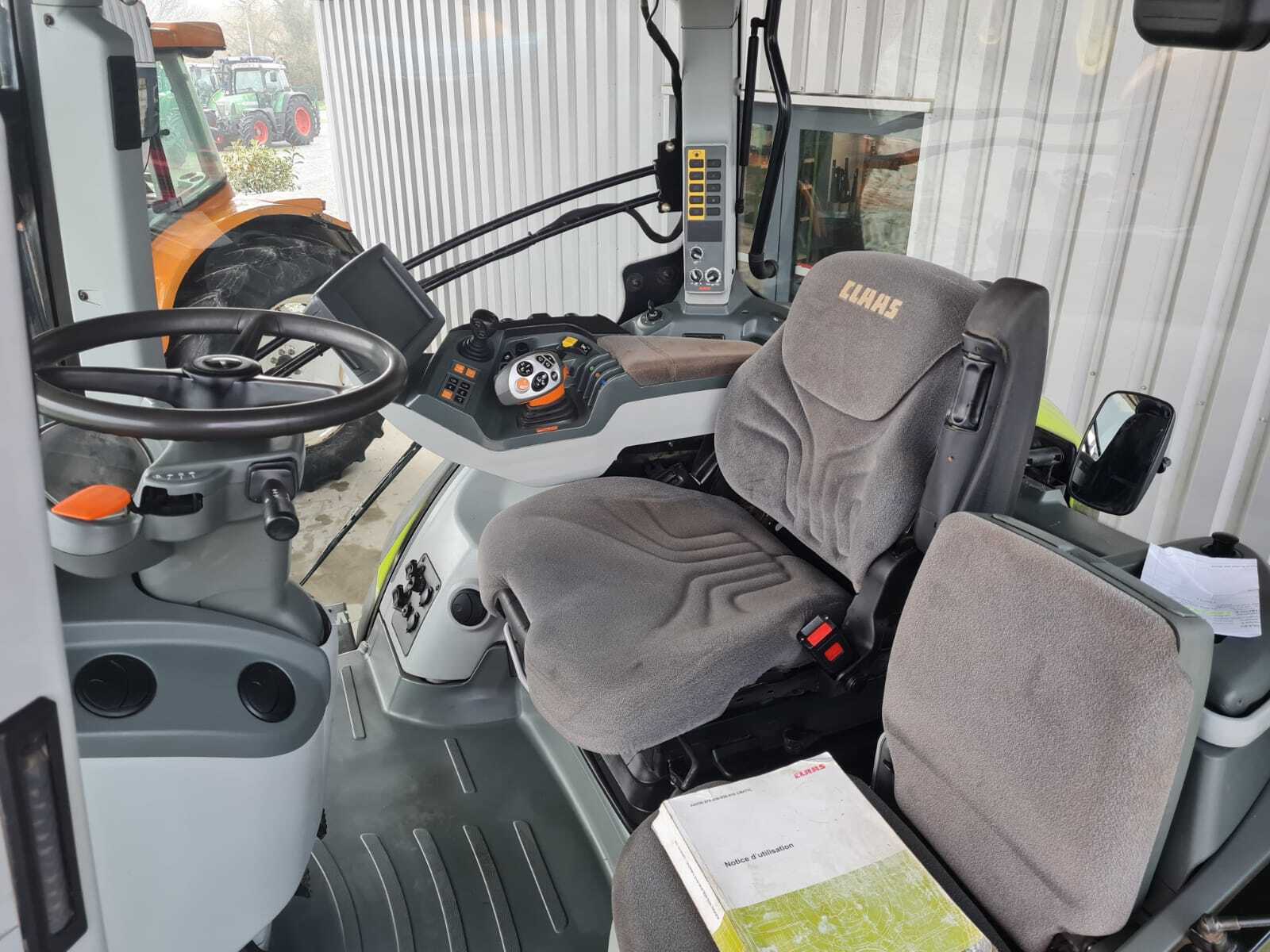 CLAAS AXION 830 CMATIC