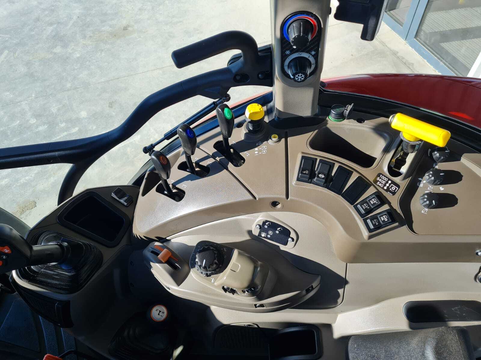 CASE IH FARMALL 100C