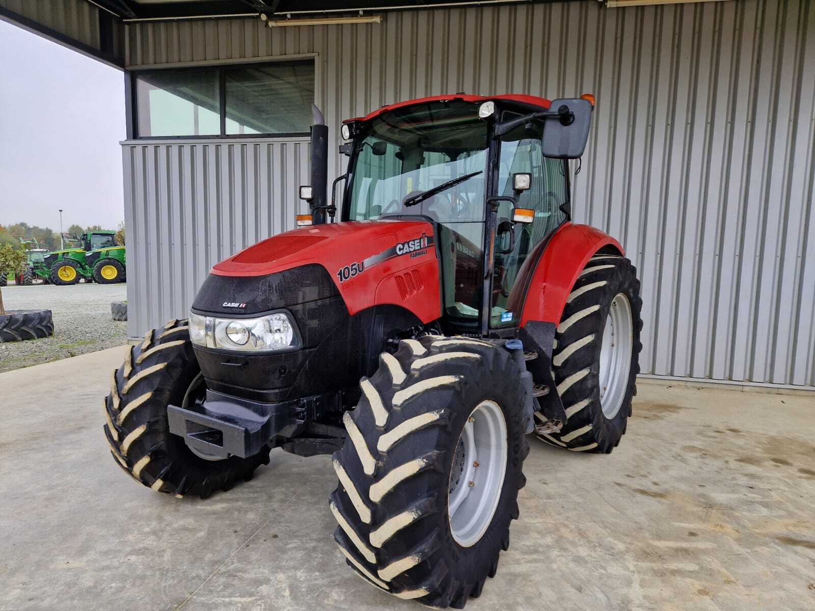 CASE IH FARMALL 105U