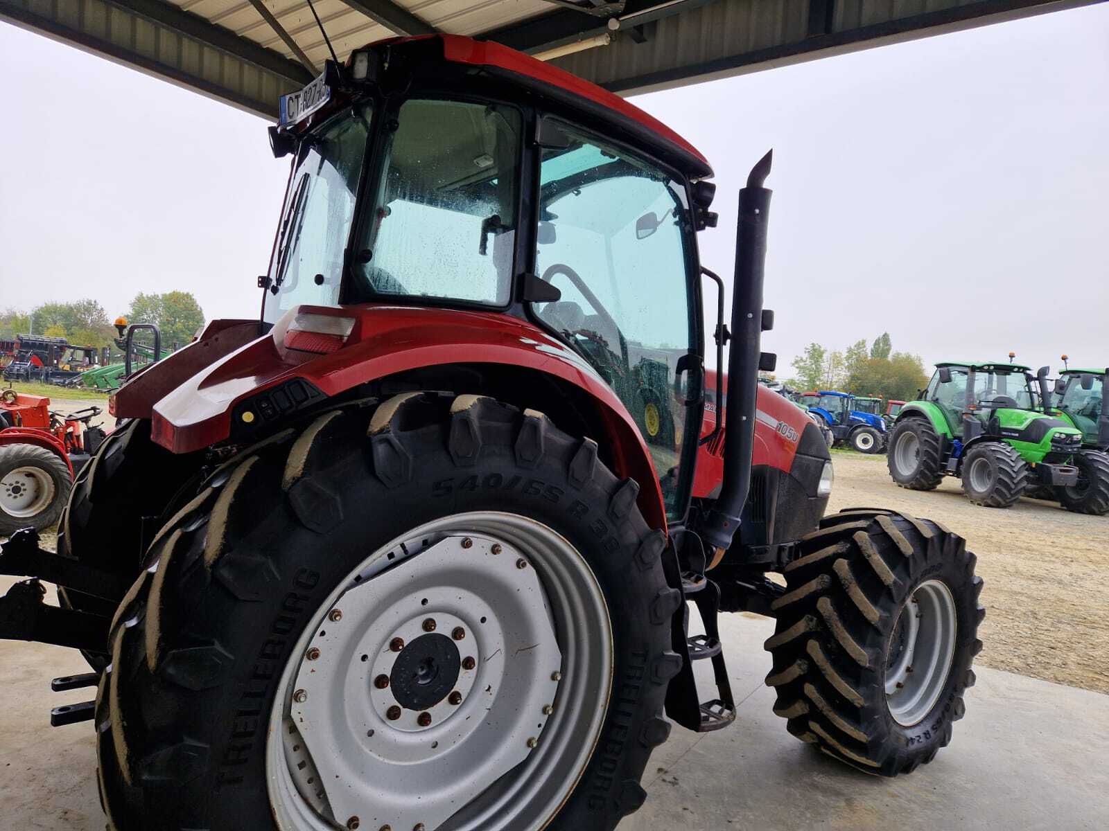 CASE IH FARMALL 105U