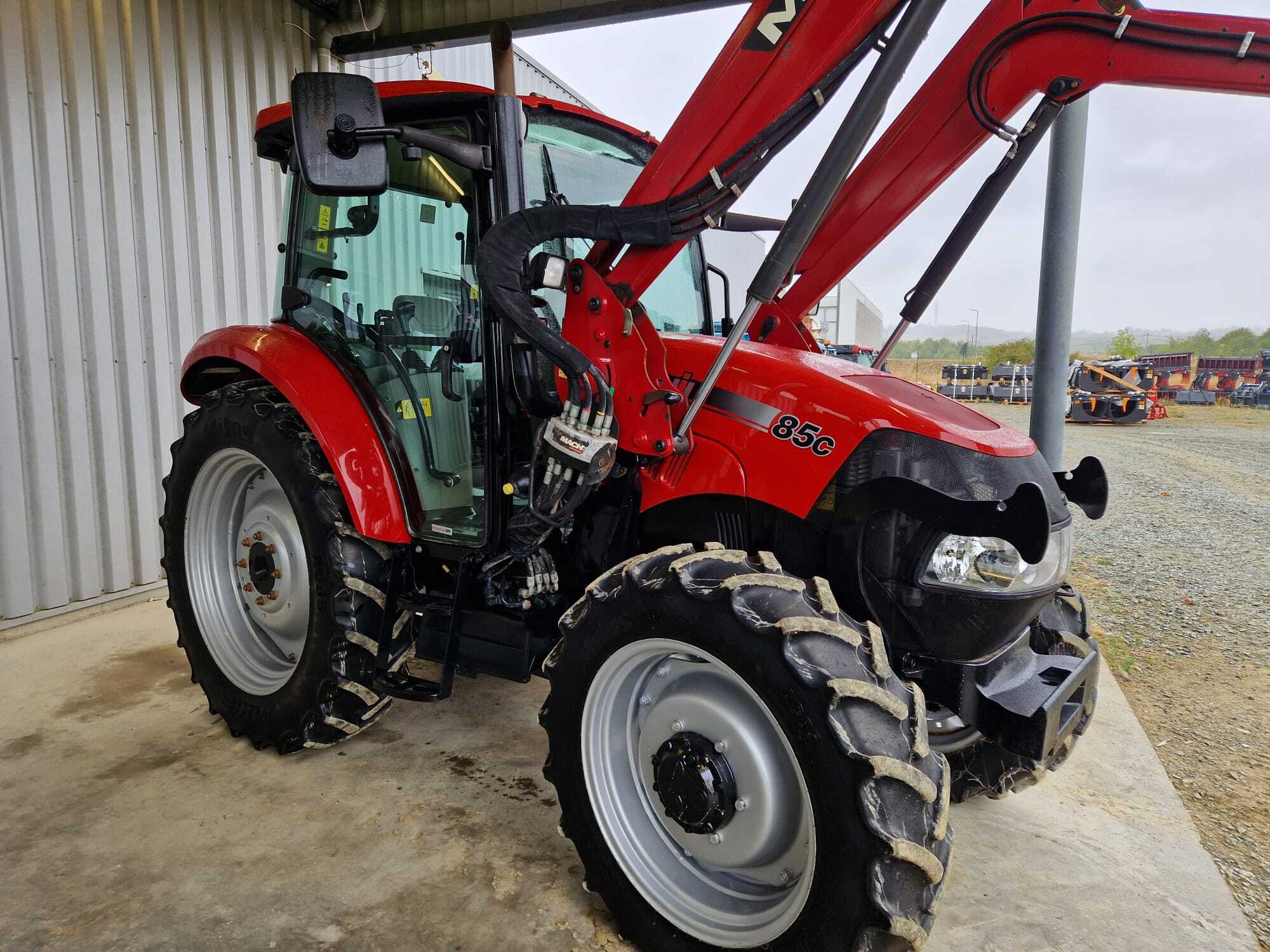 CASE IH FARMALL 85C