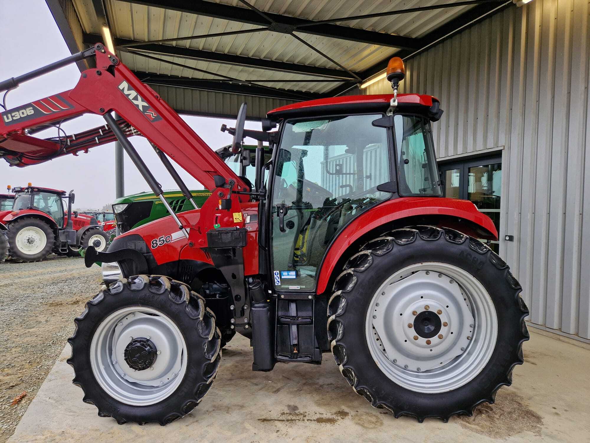 CASE IH FARMALL 85C