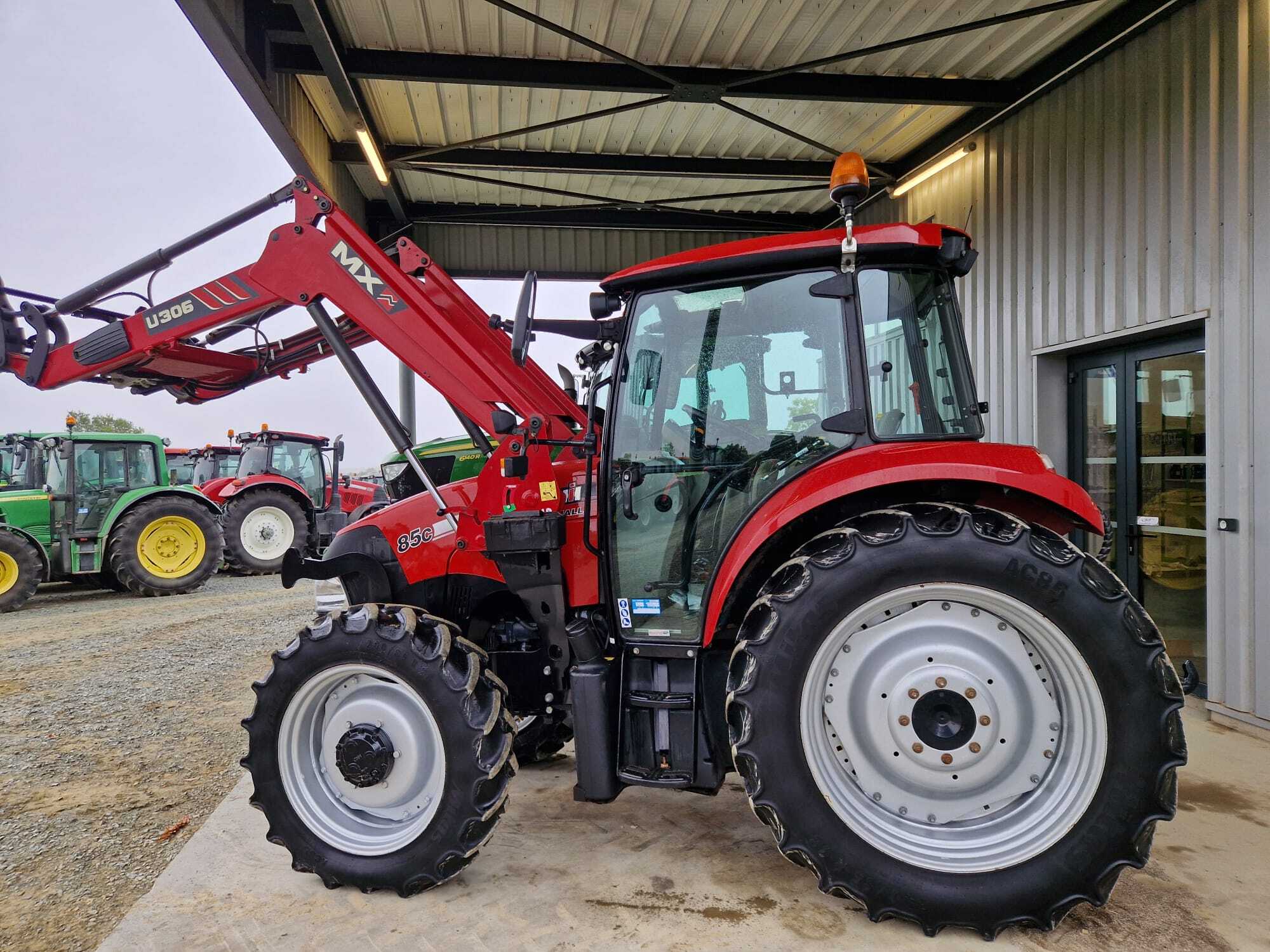 CASE IH FARMALL 85C
