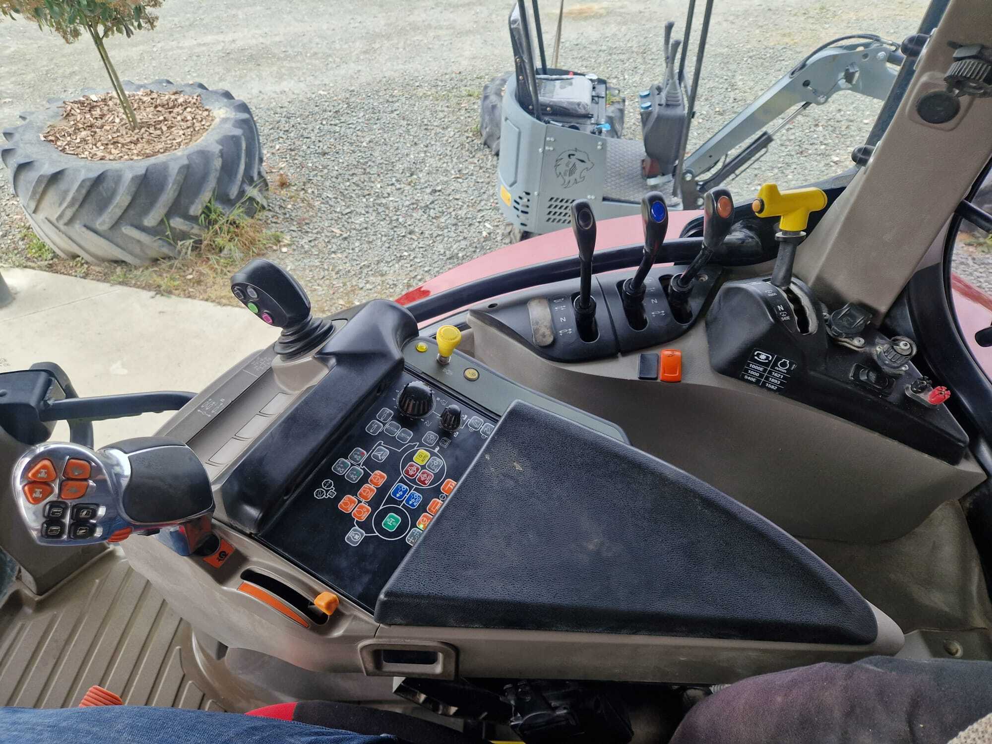 CASE IH MAXXUM 125 AD8