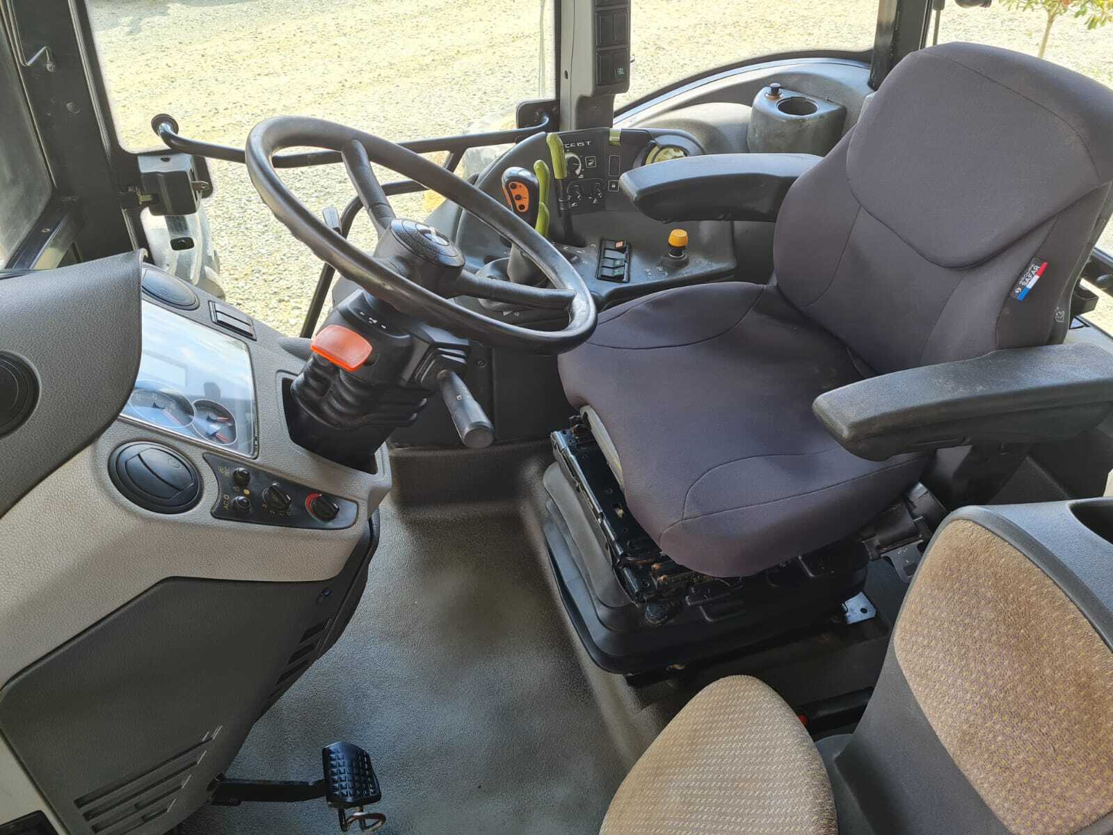CLAAS ARION 420