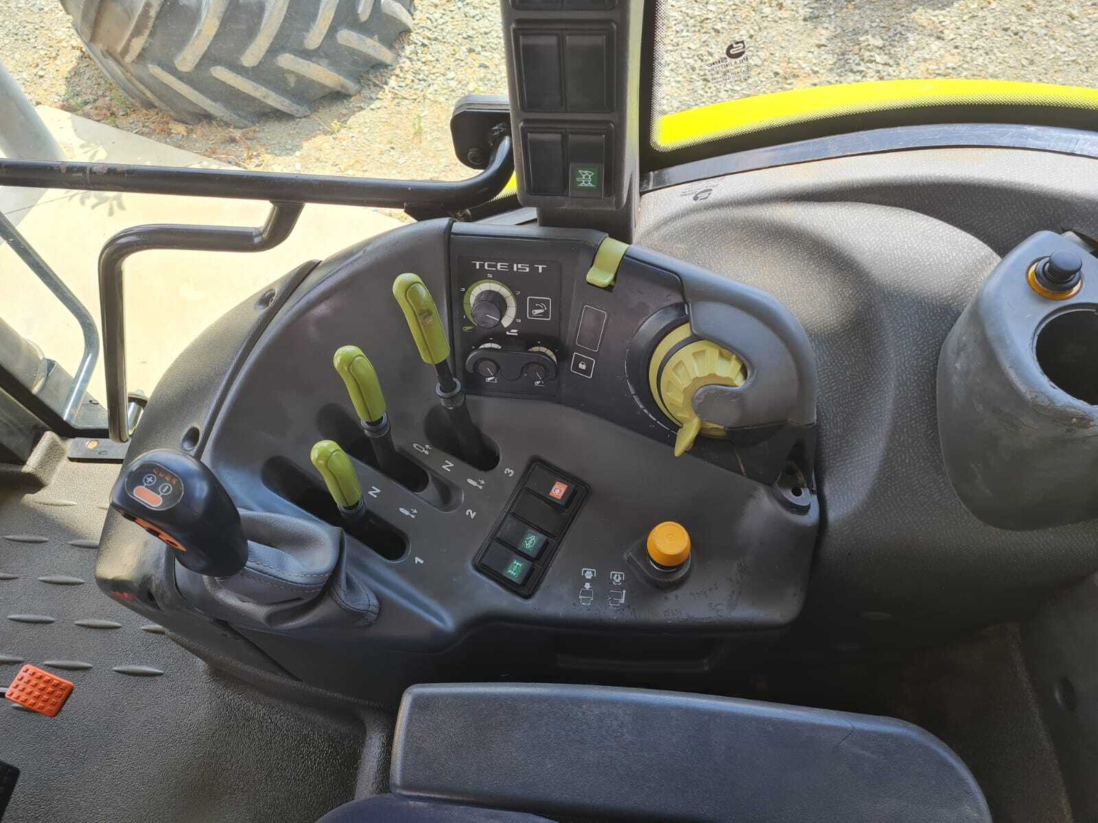 CLAAS ARION 420