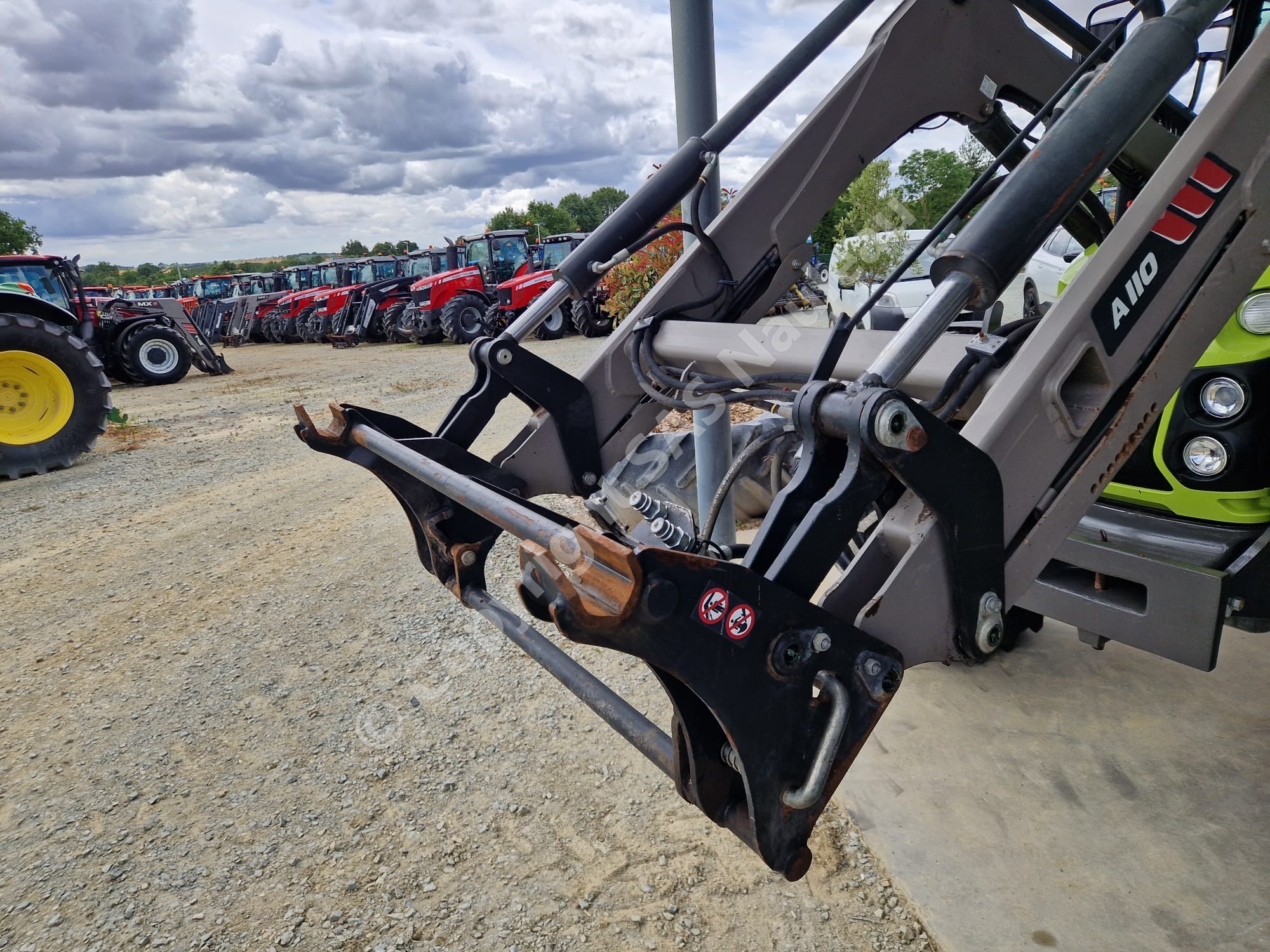 CLAAS ARION 420