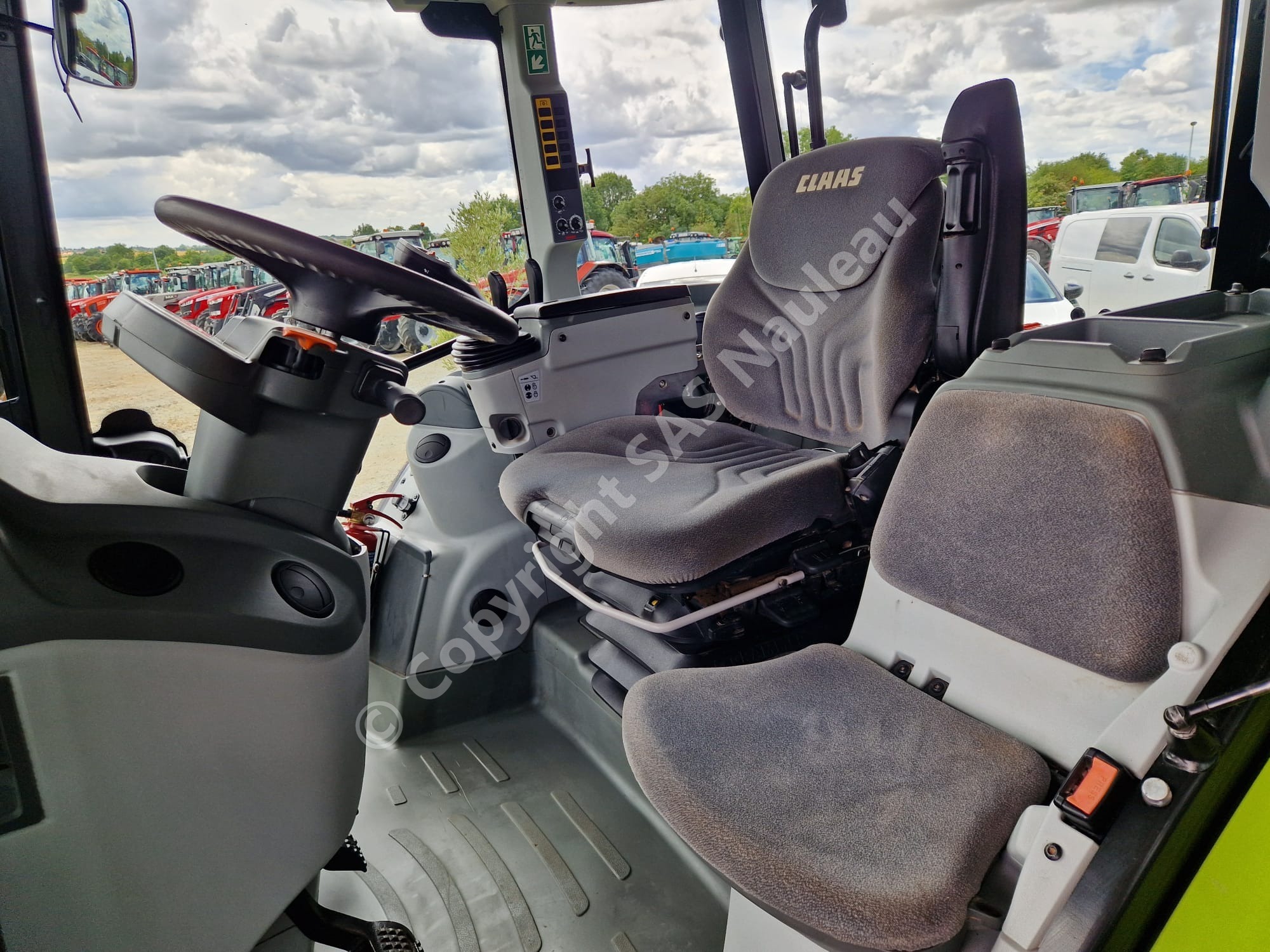 CLAAS ARION 420