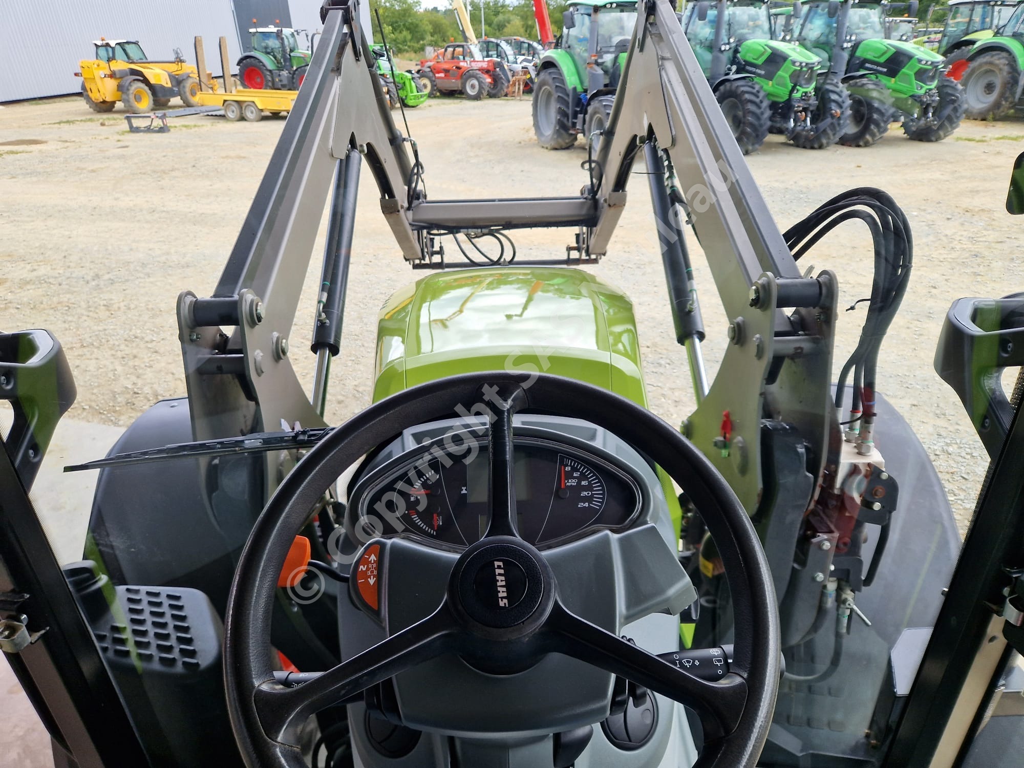 CLAAS ARION 420