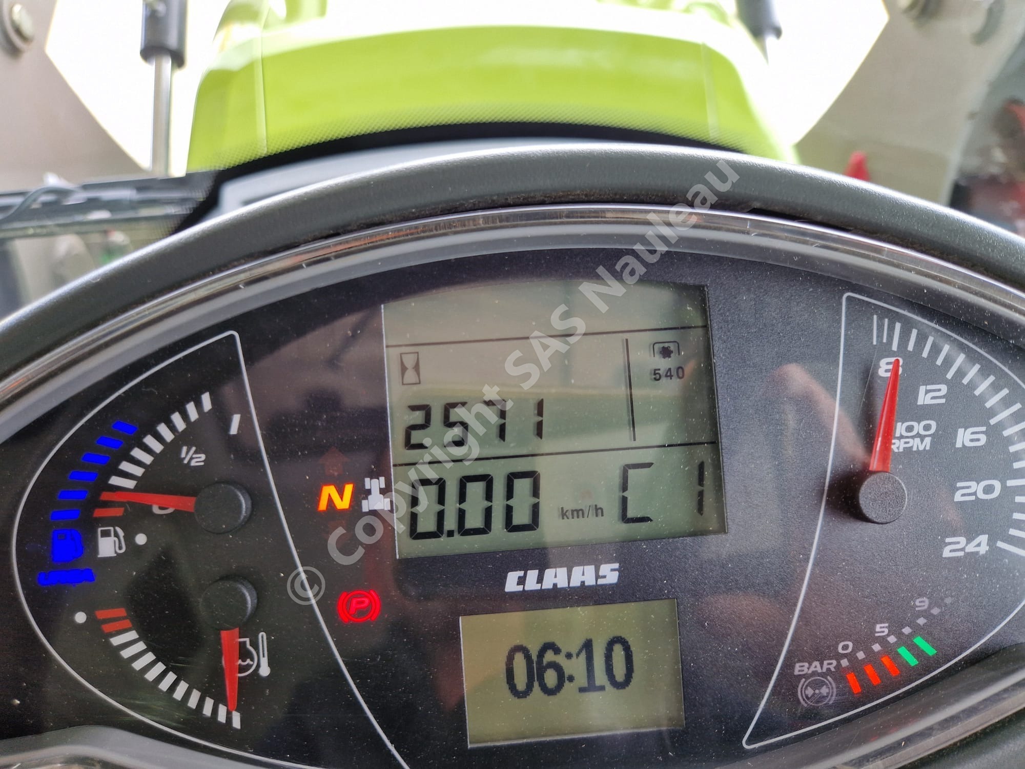 CLAAS ARION 420