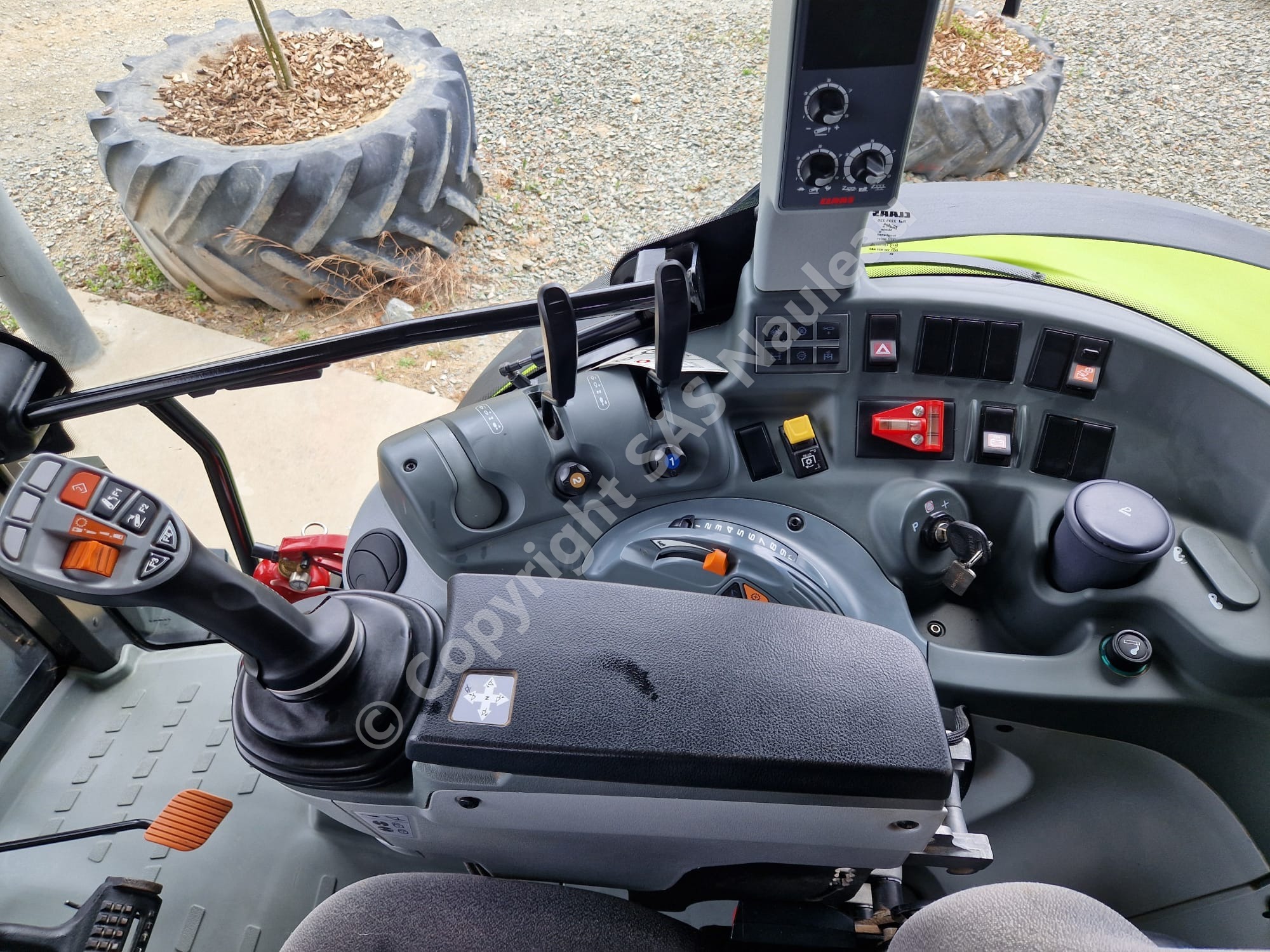 CLAAS ARION 420