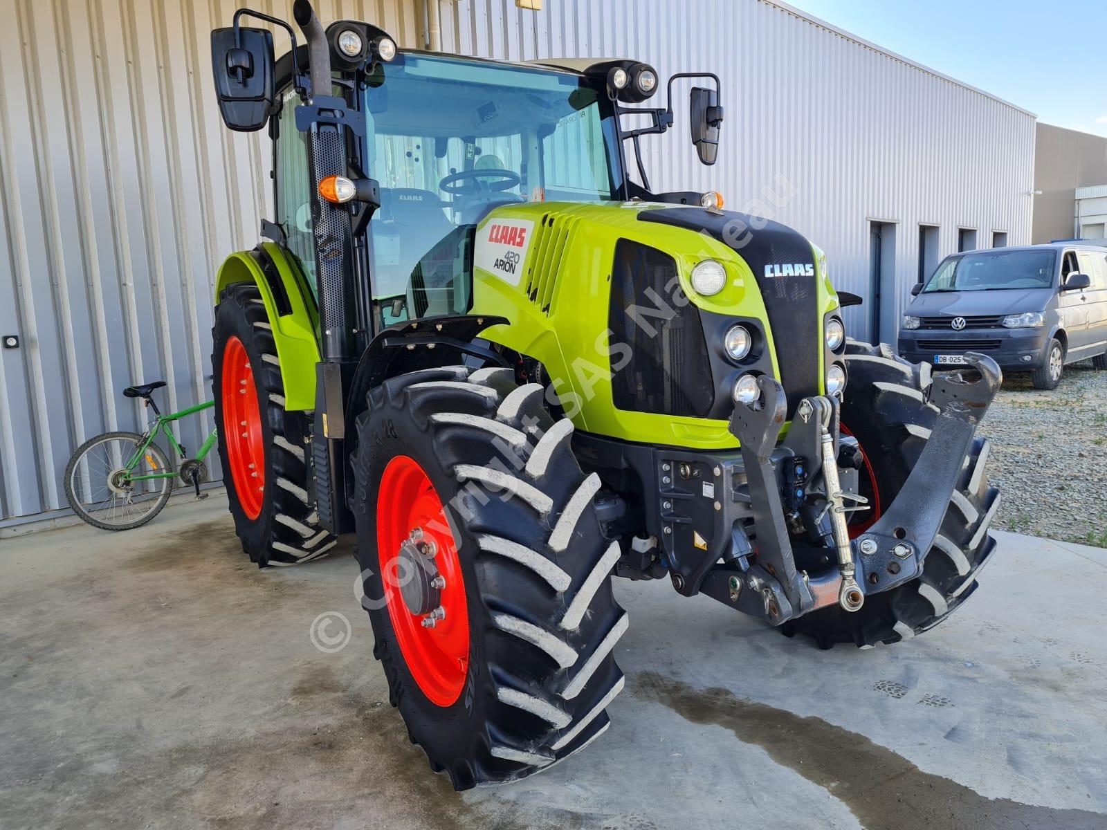 CLAAS ARION 420