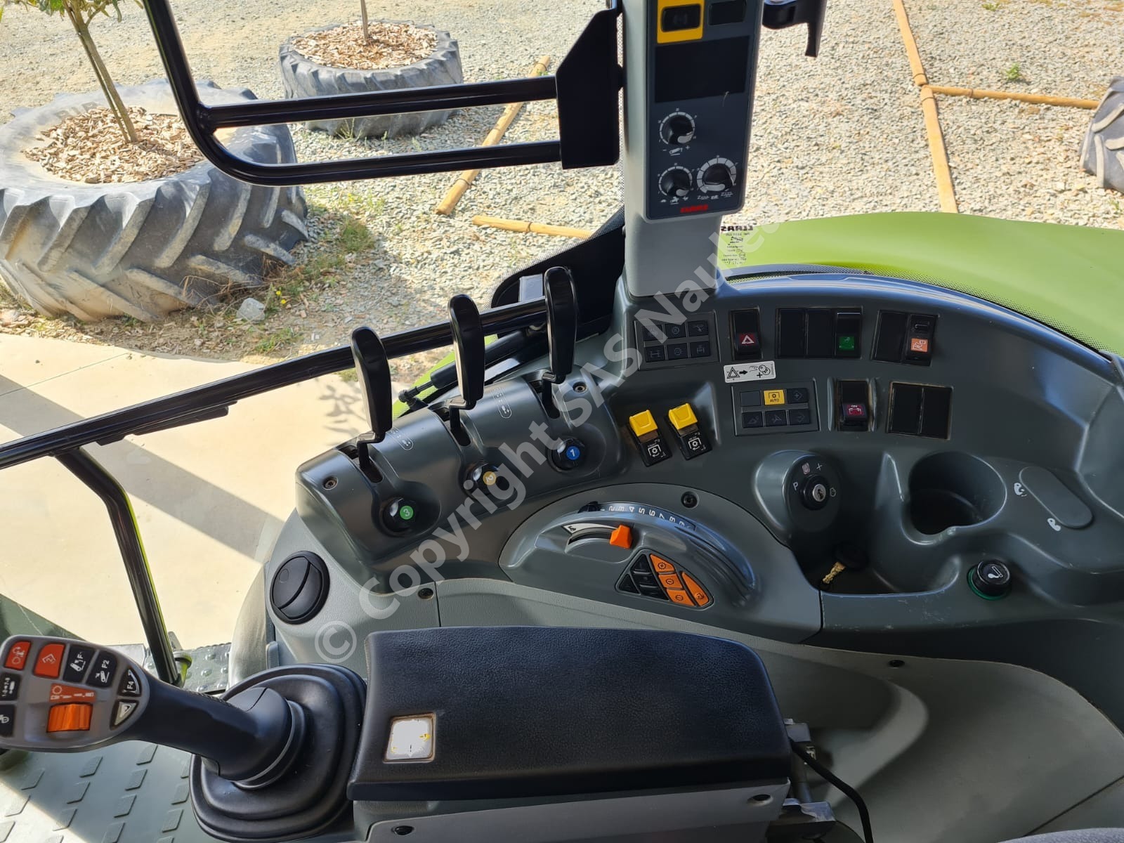 CLAAS ARION 440 CIS