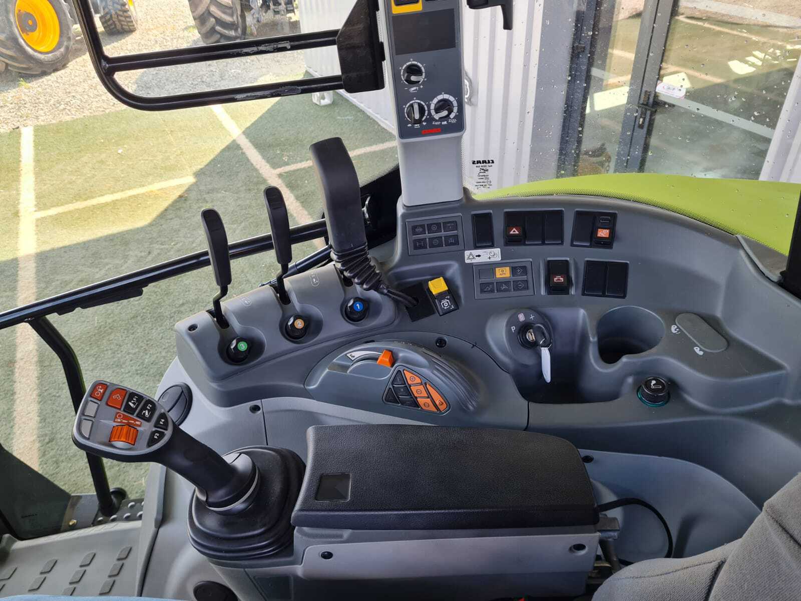 CLAAS ARION 440 CIS