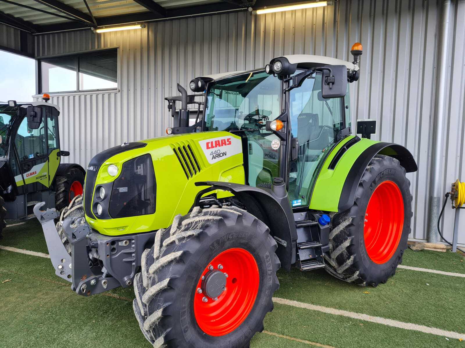 CLAAS ARION 440 CIS