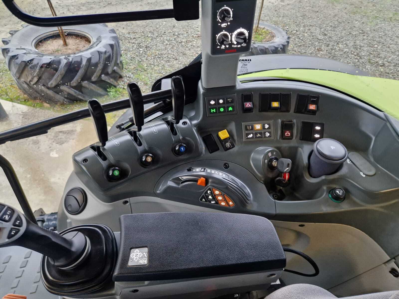 CLAAS ARION 450