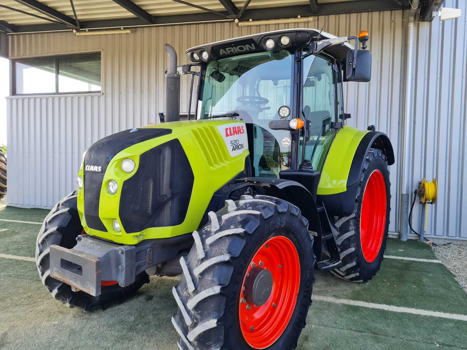 CLAAS ARION 520