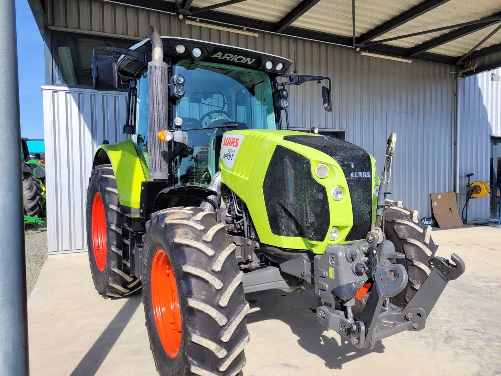 CLAAS ARION 520 CIS