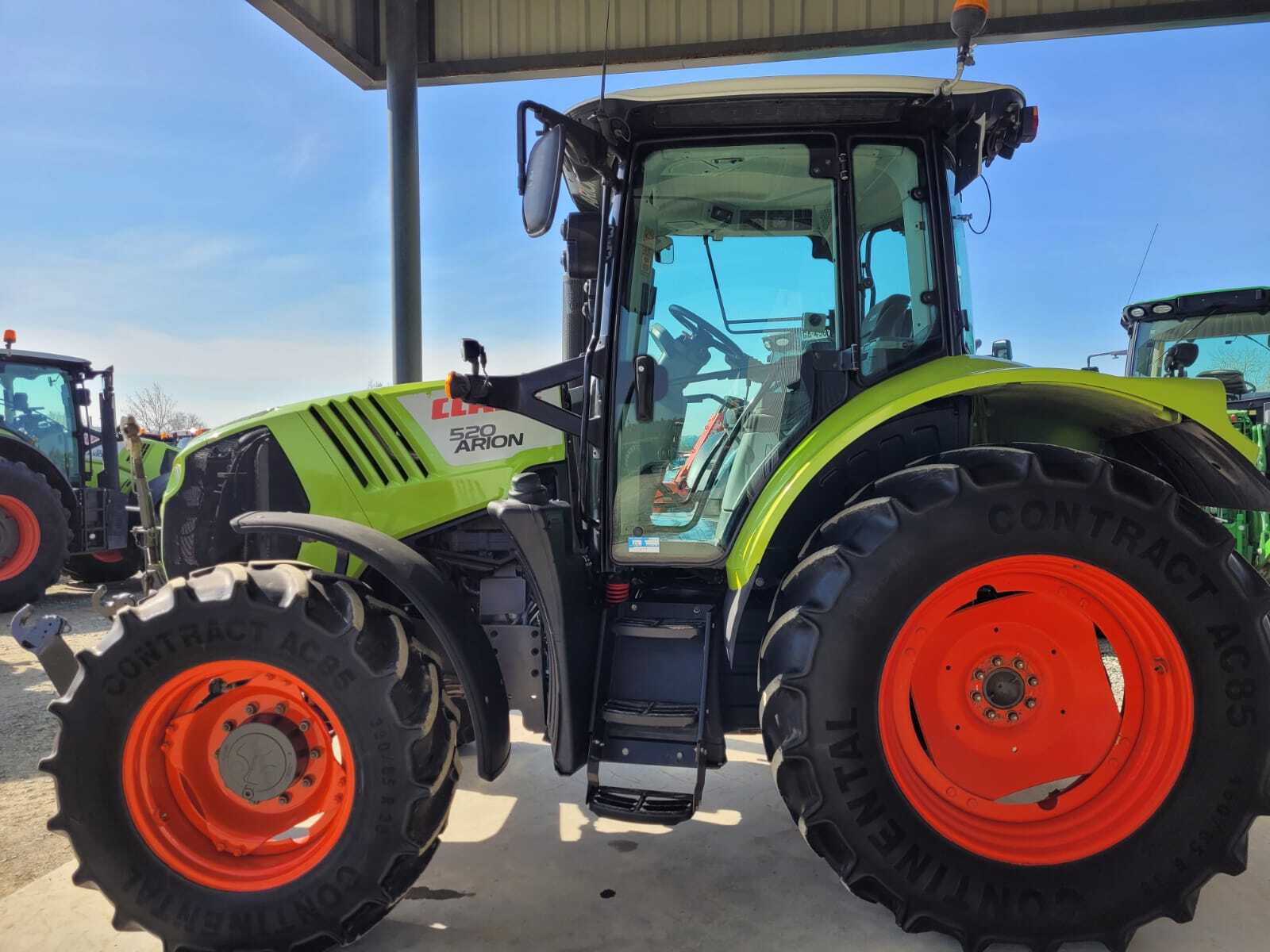 CLAAS ARION 520 CIS