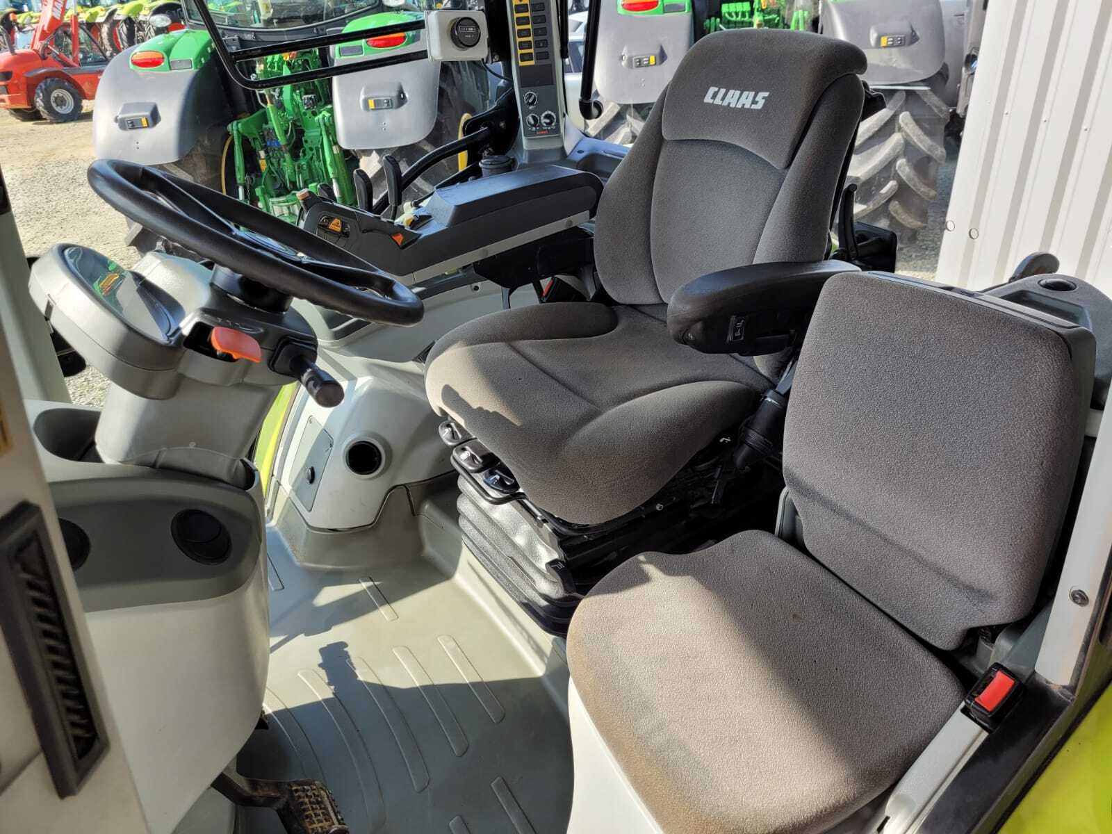 CLAAS ARION 520 CIS