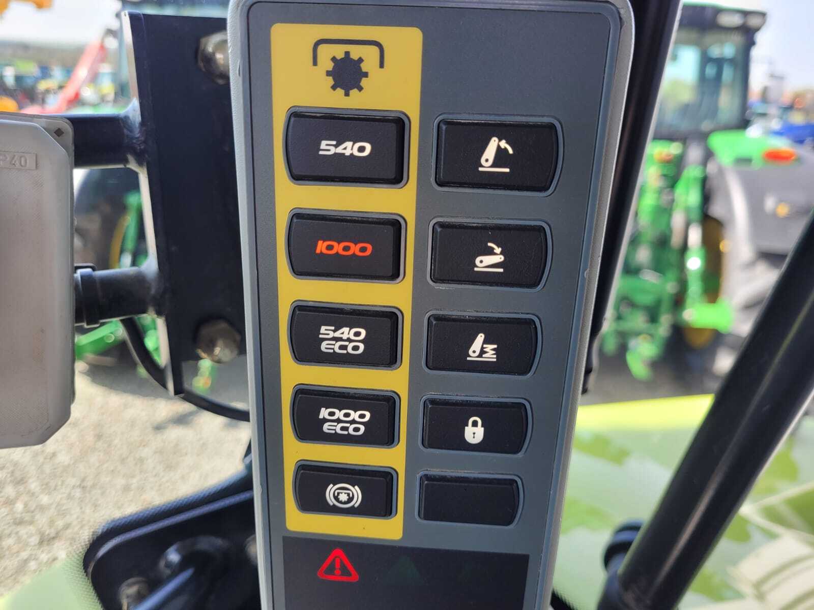 CLAAS ARION 520 CIS