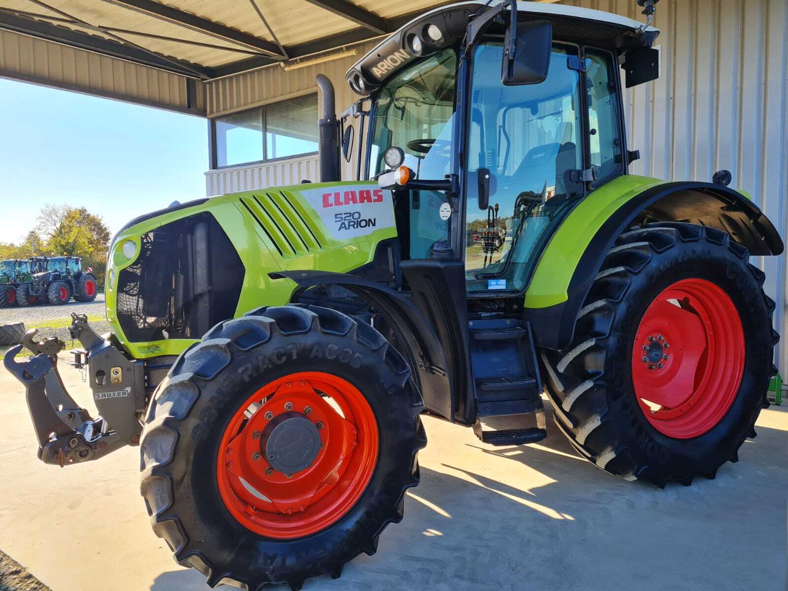 CLAAS ARION 520 CIS
