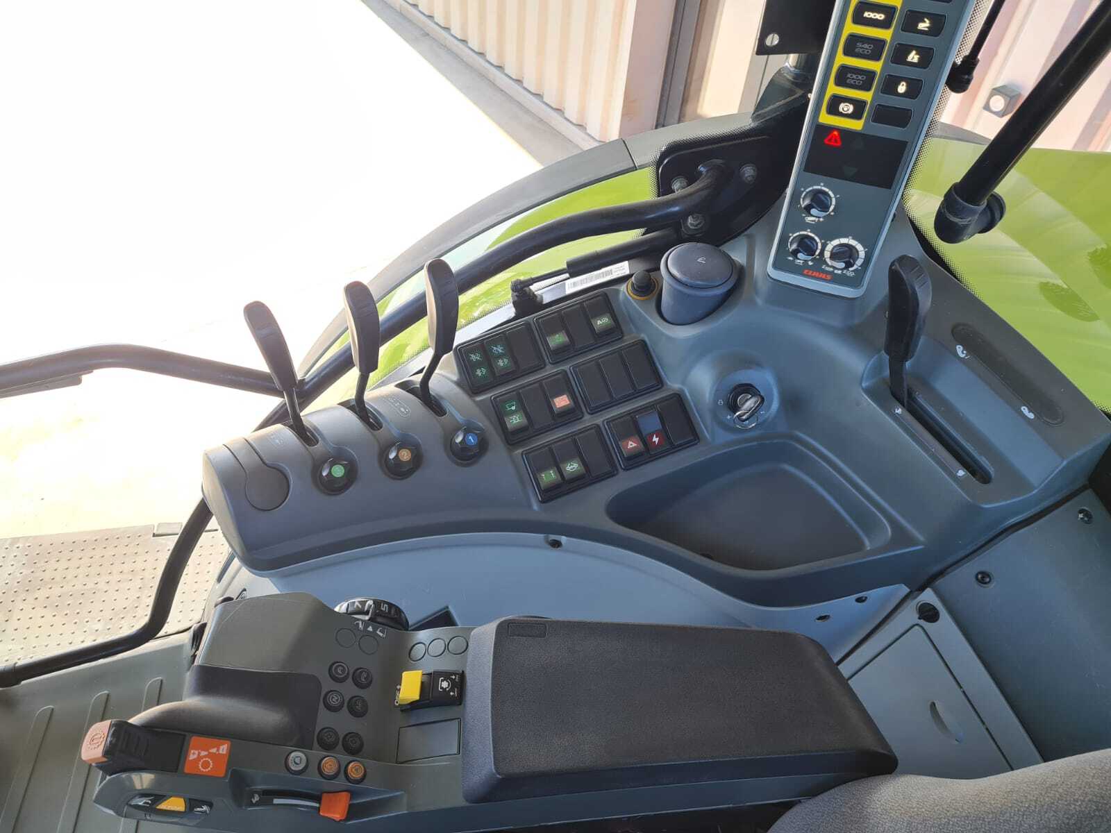 CLAAS ARION 520 CIS