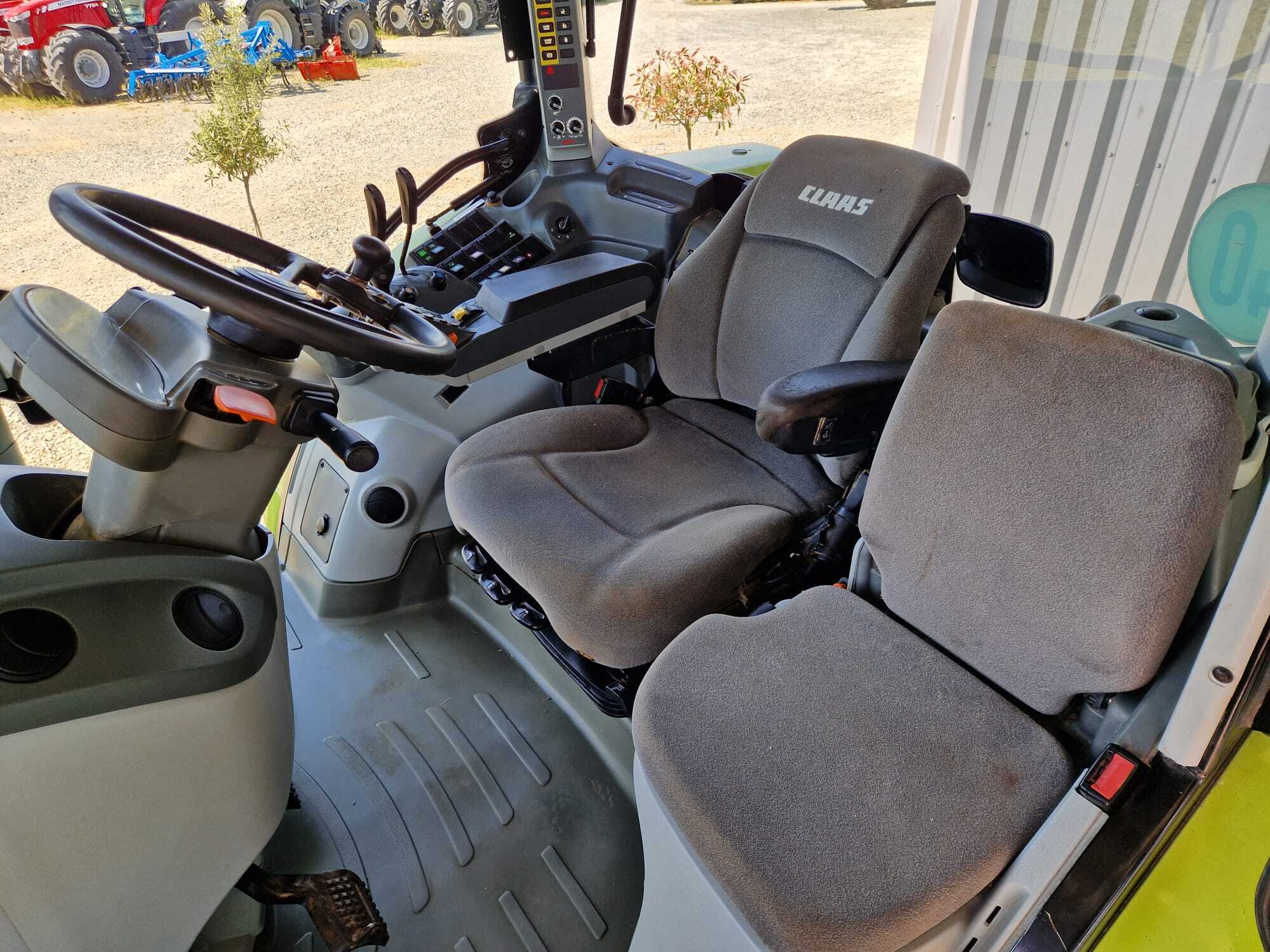 CLAAS ARION 520 CIS