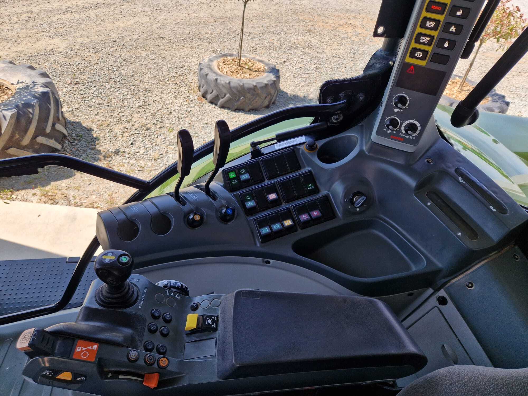 CLAAS ARION 520 CIS