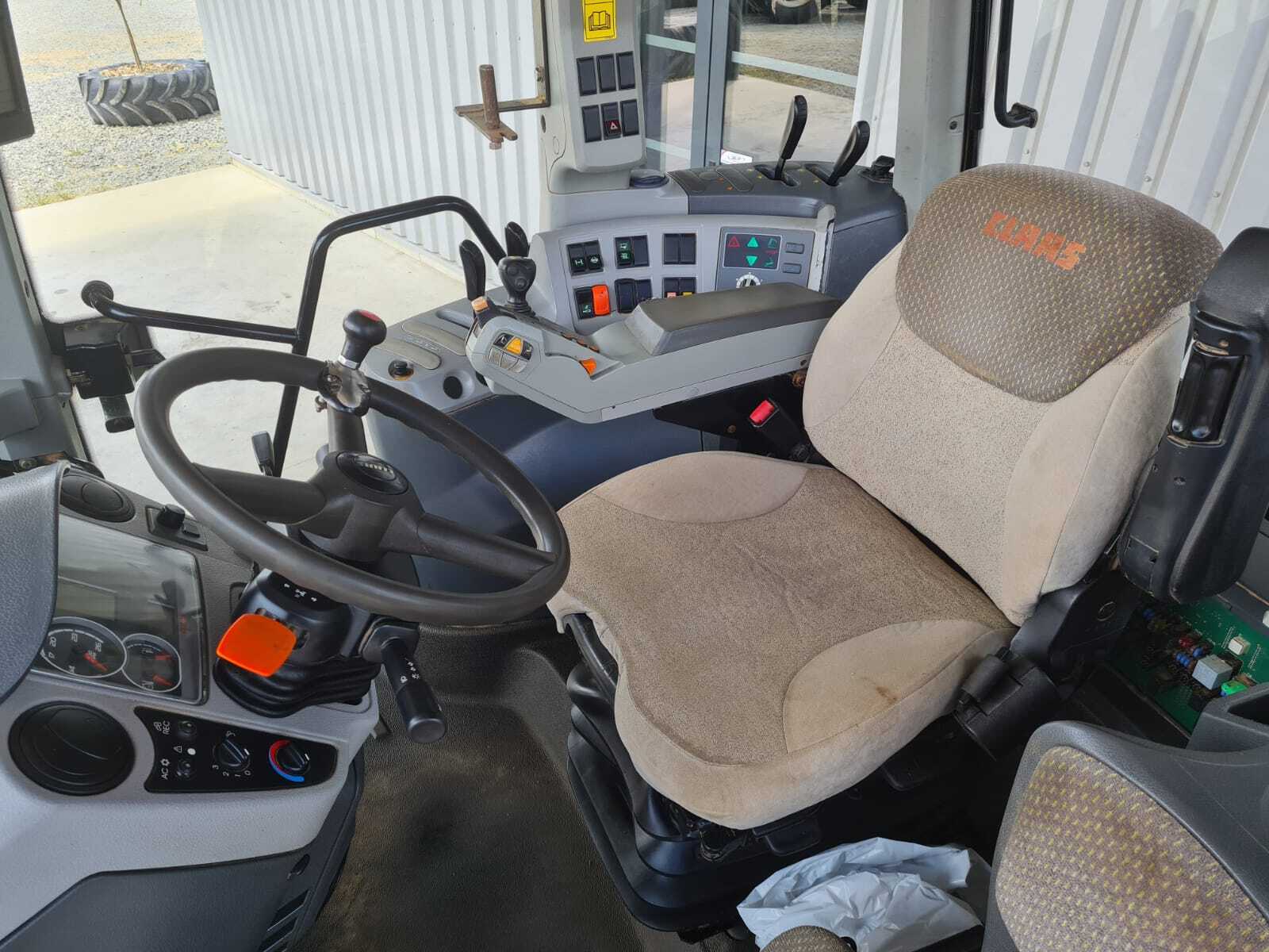 CLAAS ARION 520 CIS