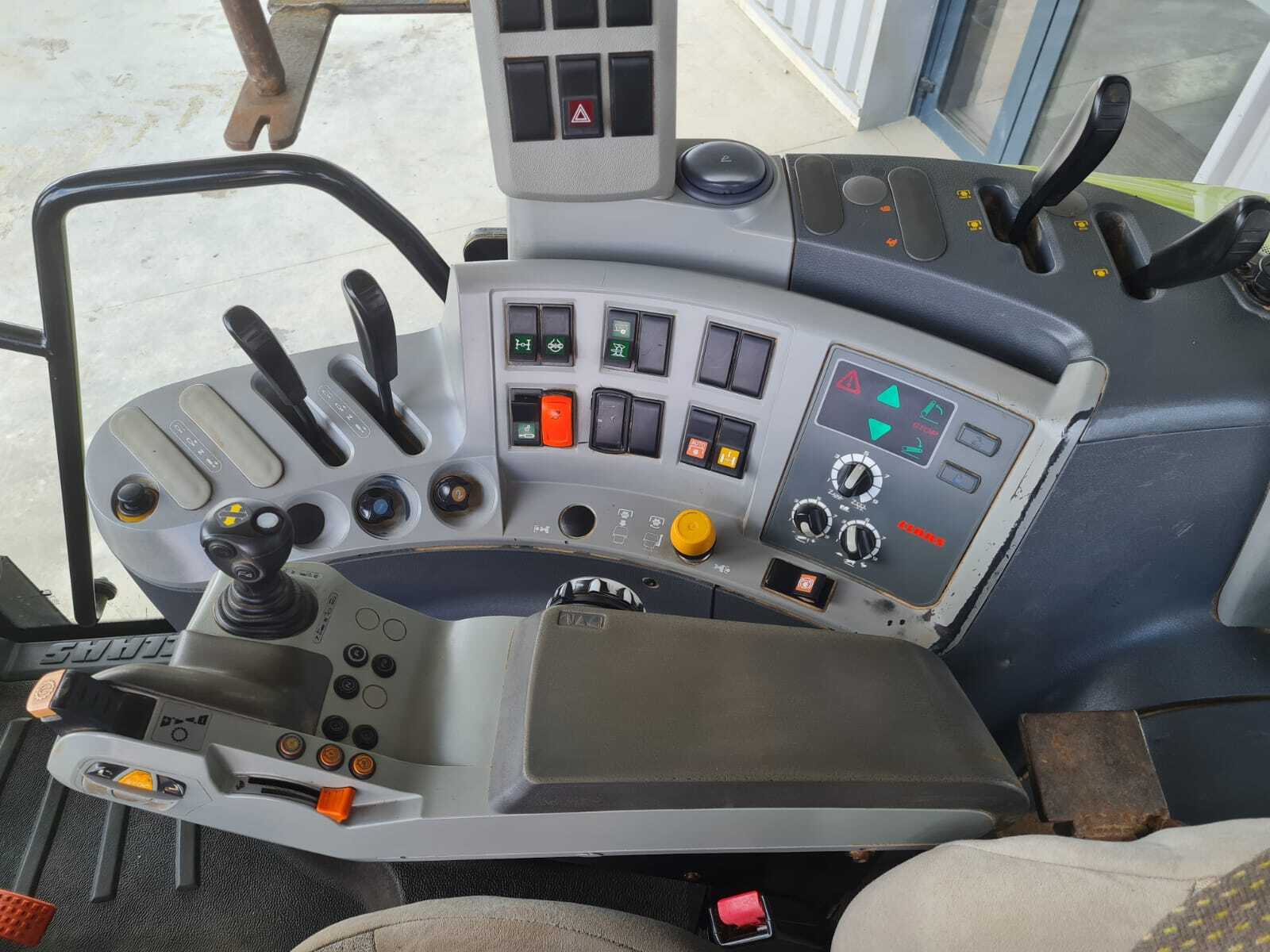CLAAS ARION 520 CIS