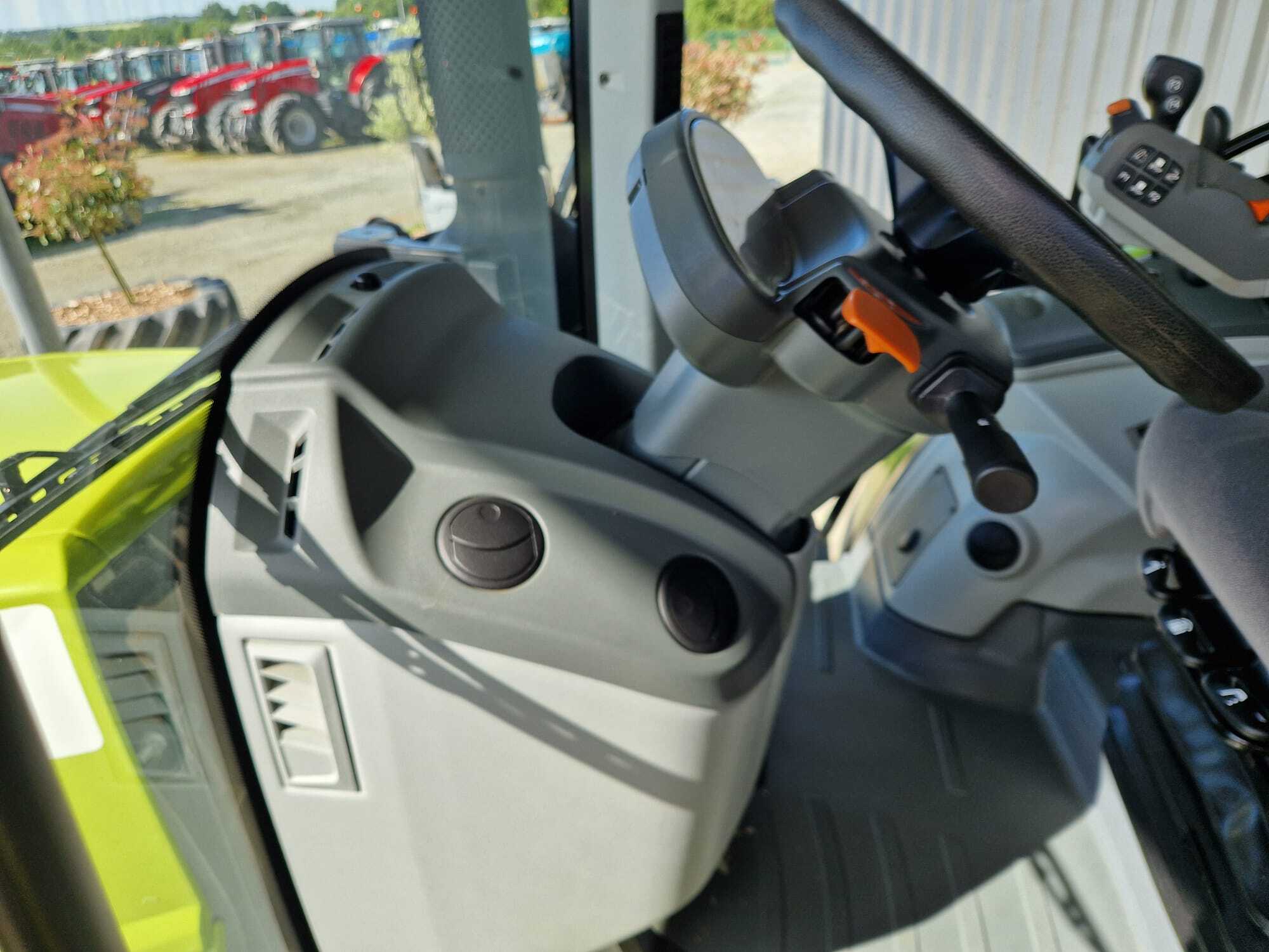 CLAAS ARION 530 CIS