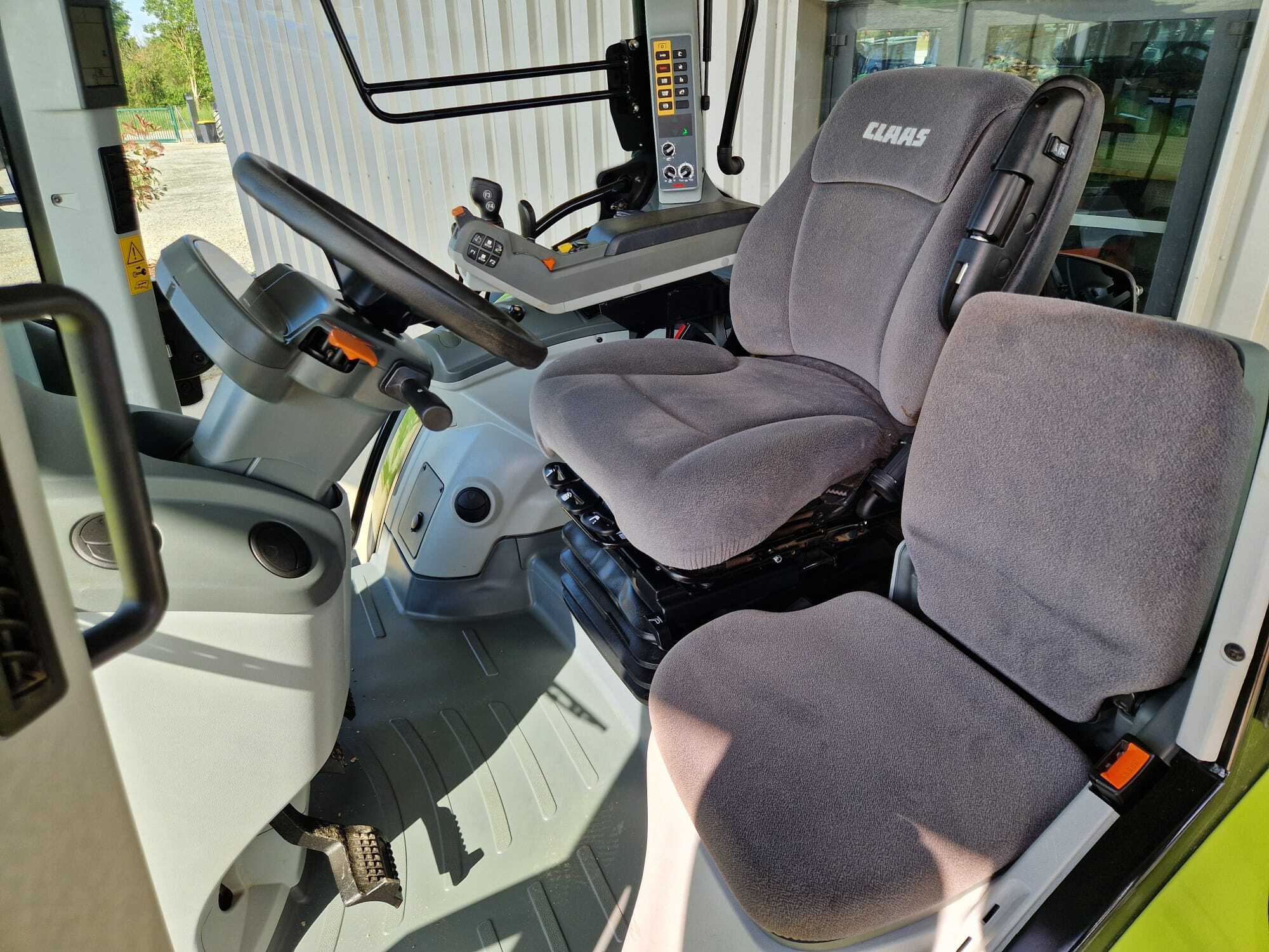 CLAAS ARION 530 CIS