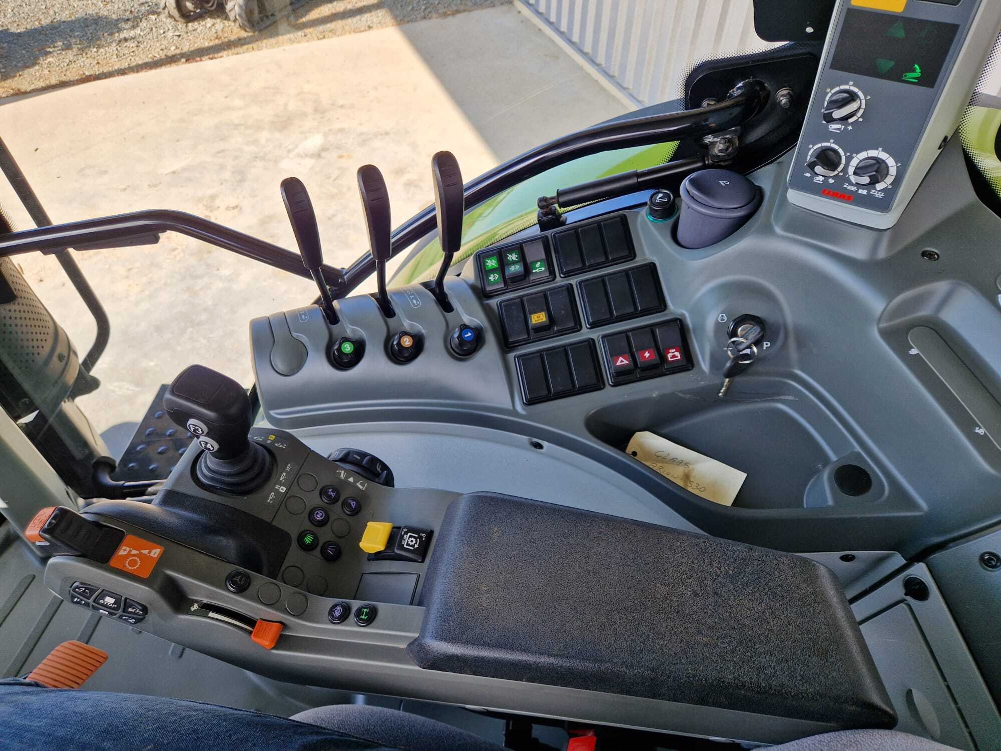 CLAAS ARION 530 CIS