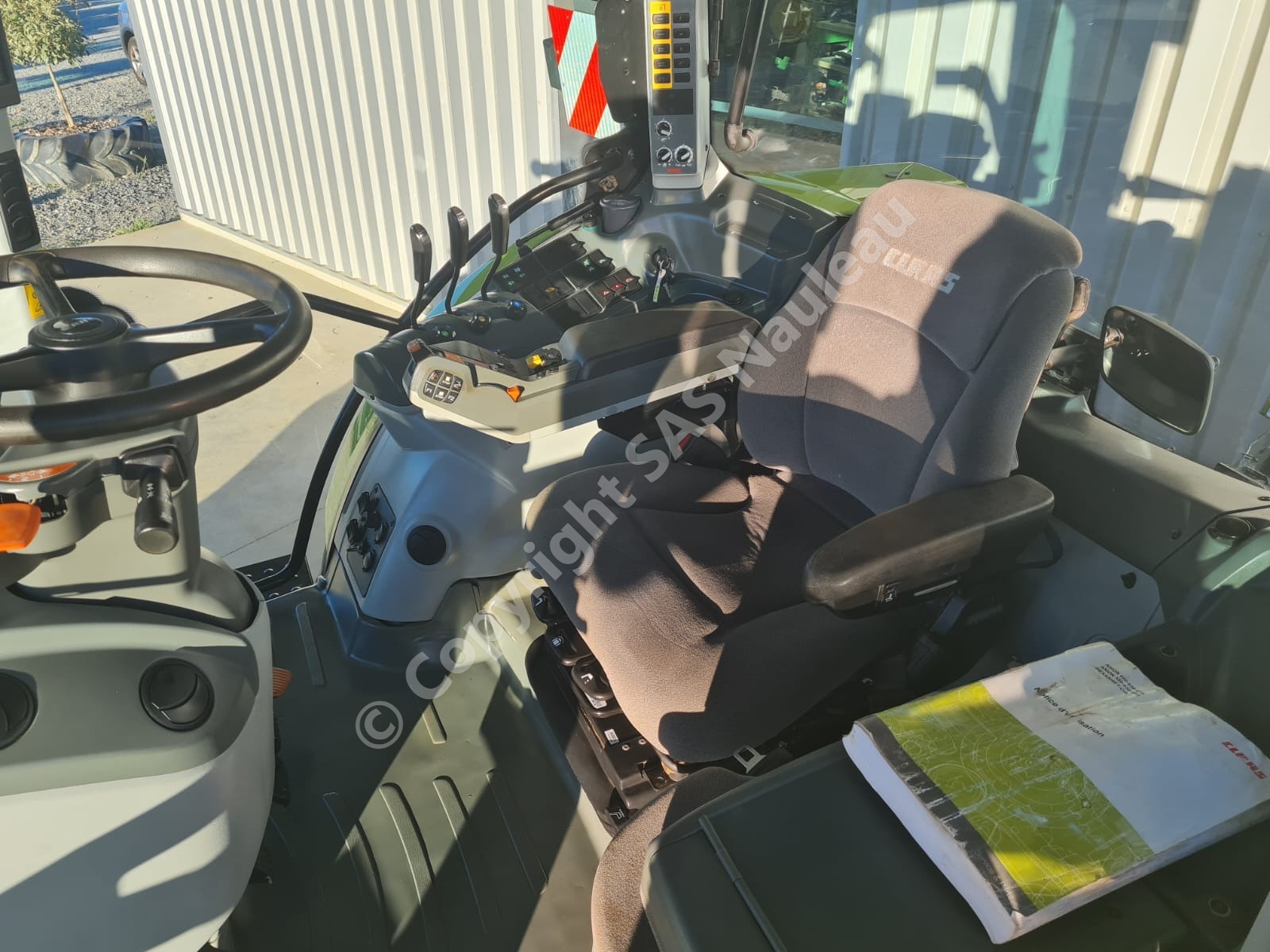 CLAAS ARION 610