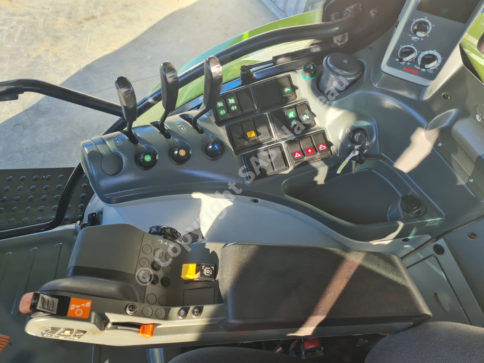 CLAAS ARION 610