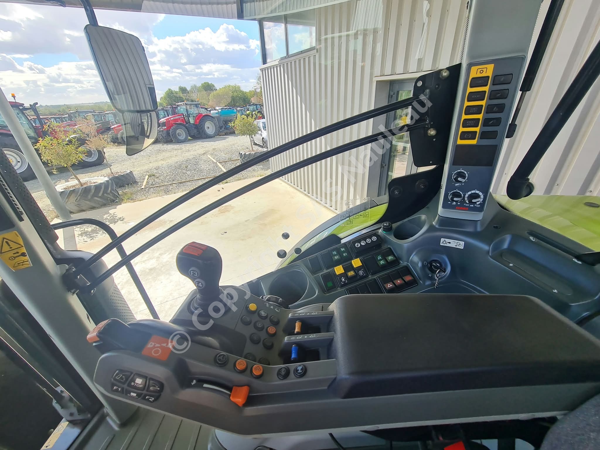 CLAAS ARION 610 CIS