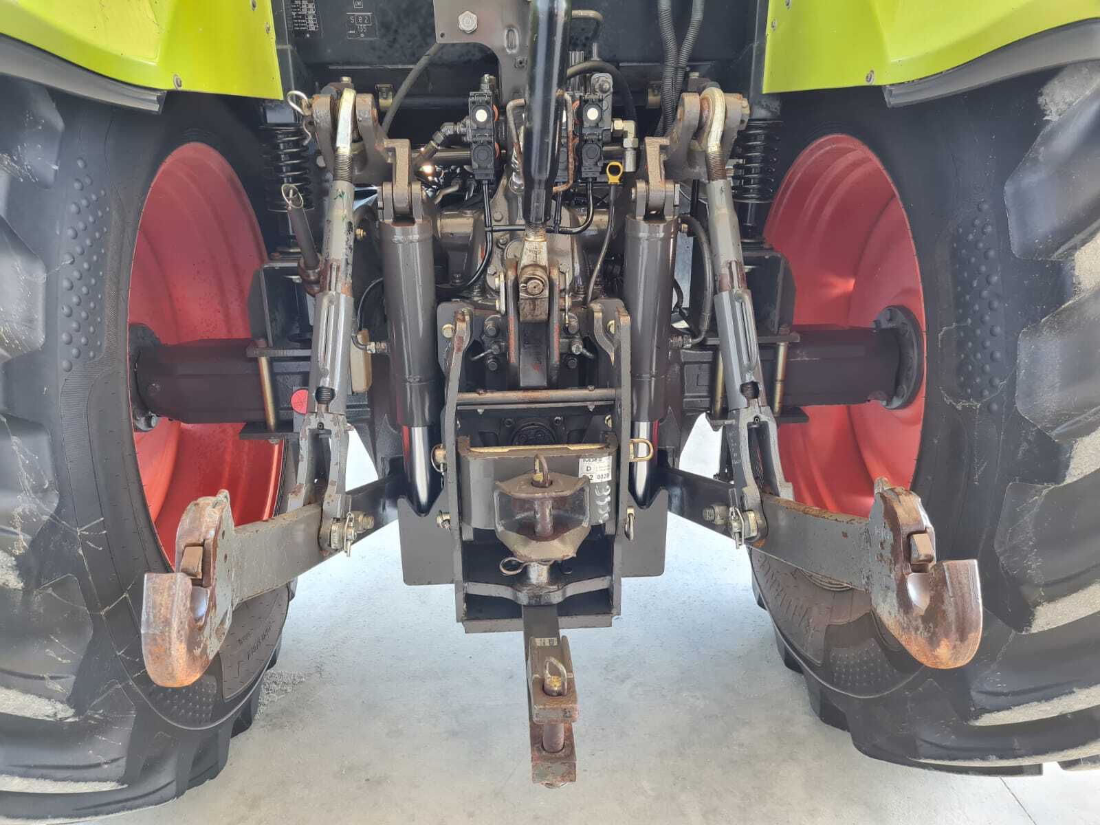 CLAAS ARION 620 C