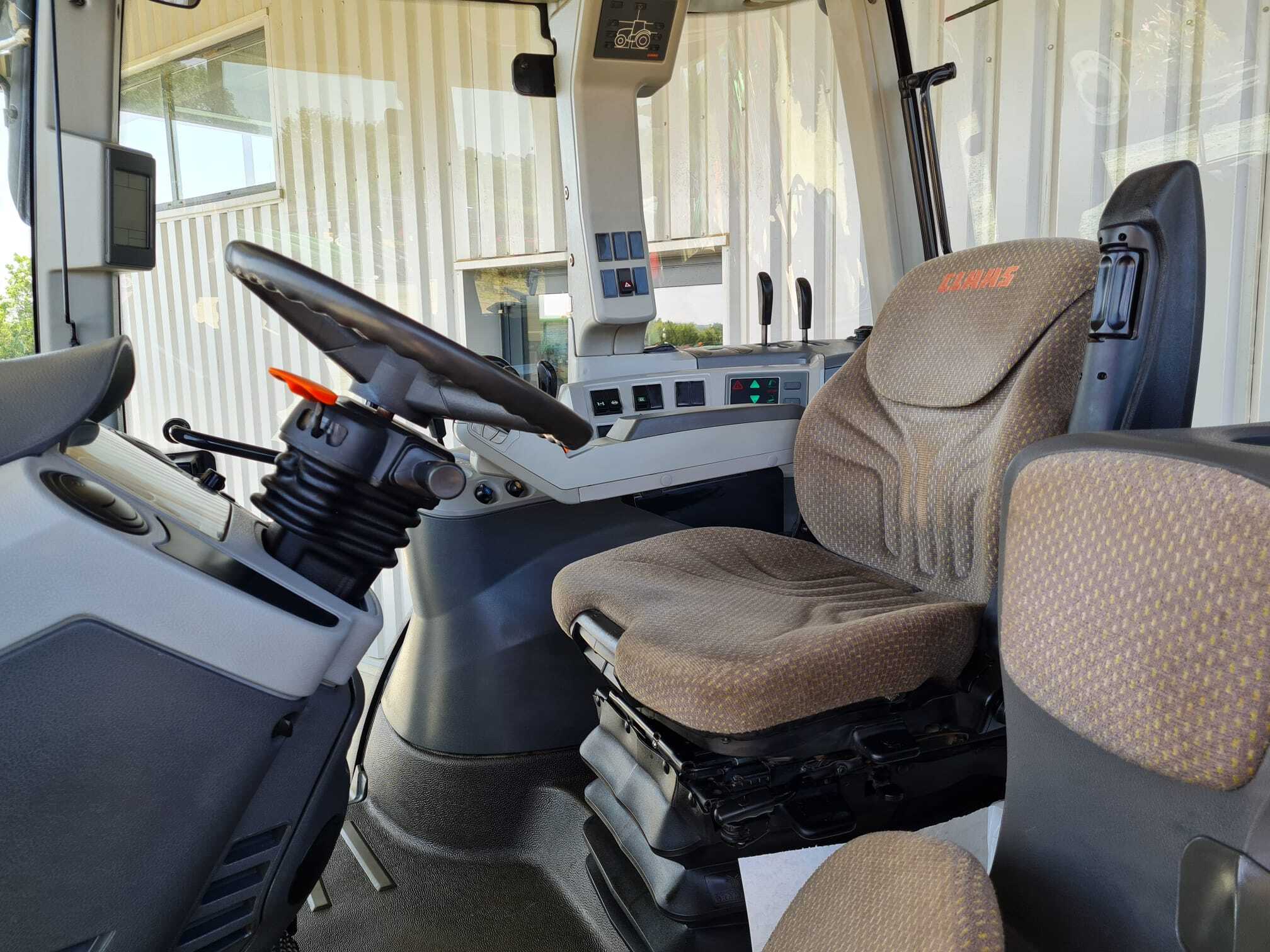CLAAS ARION 630 CIS