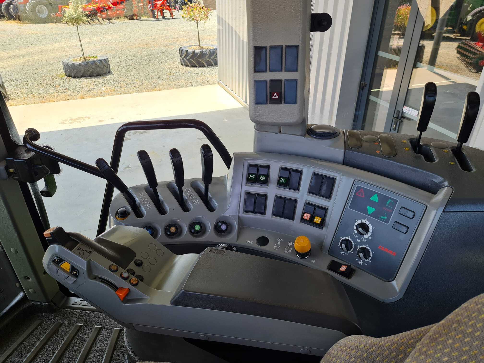 CLAAS ARION 630 CIS