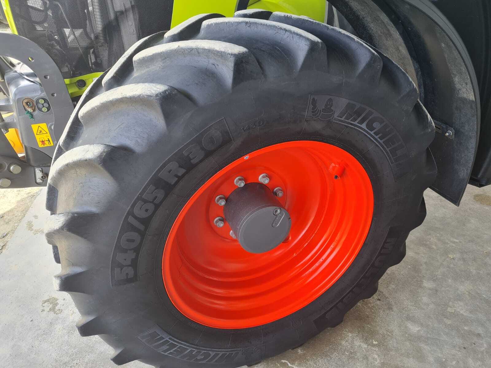 CLAAS ARION 630 CIS+