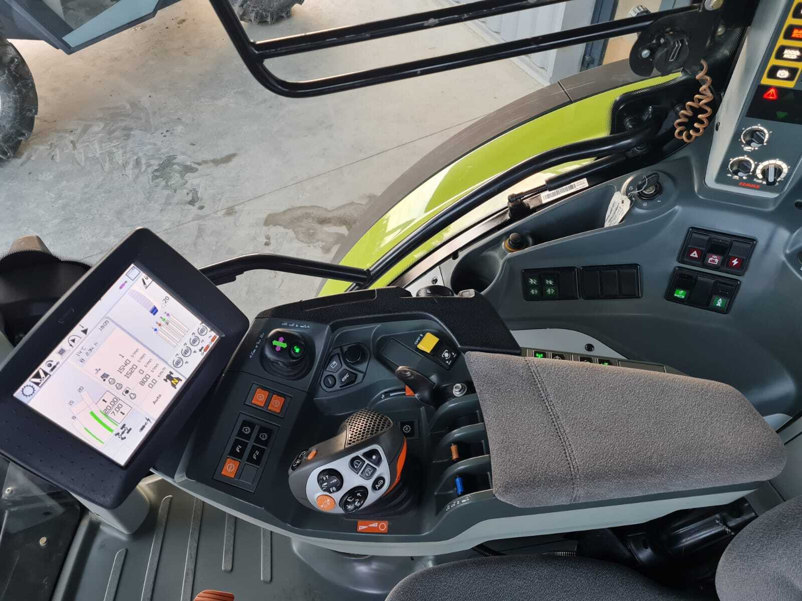 CLAAS ARION 650 CMATIC