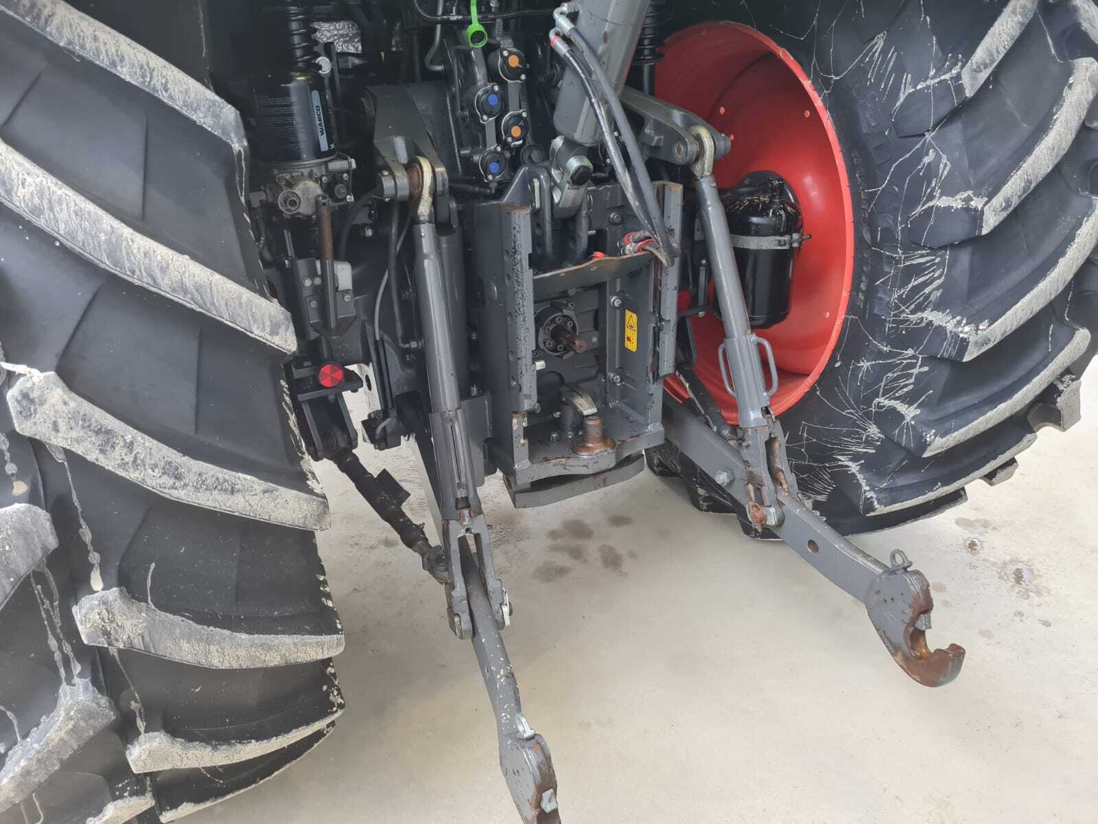 CLAAS ARION 650 CMATIC